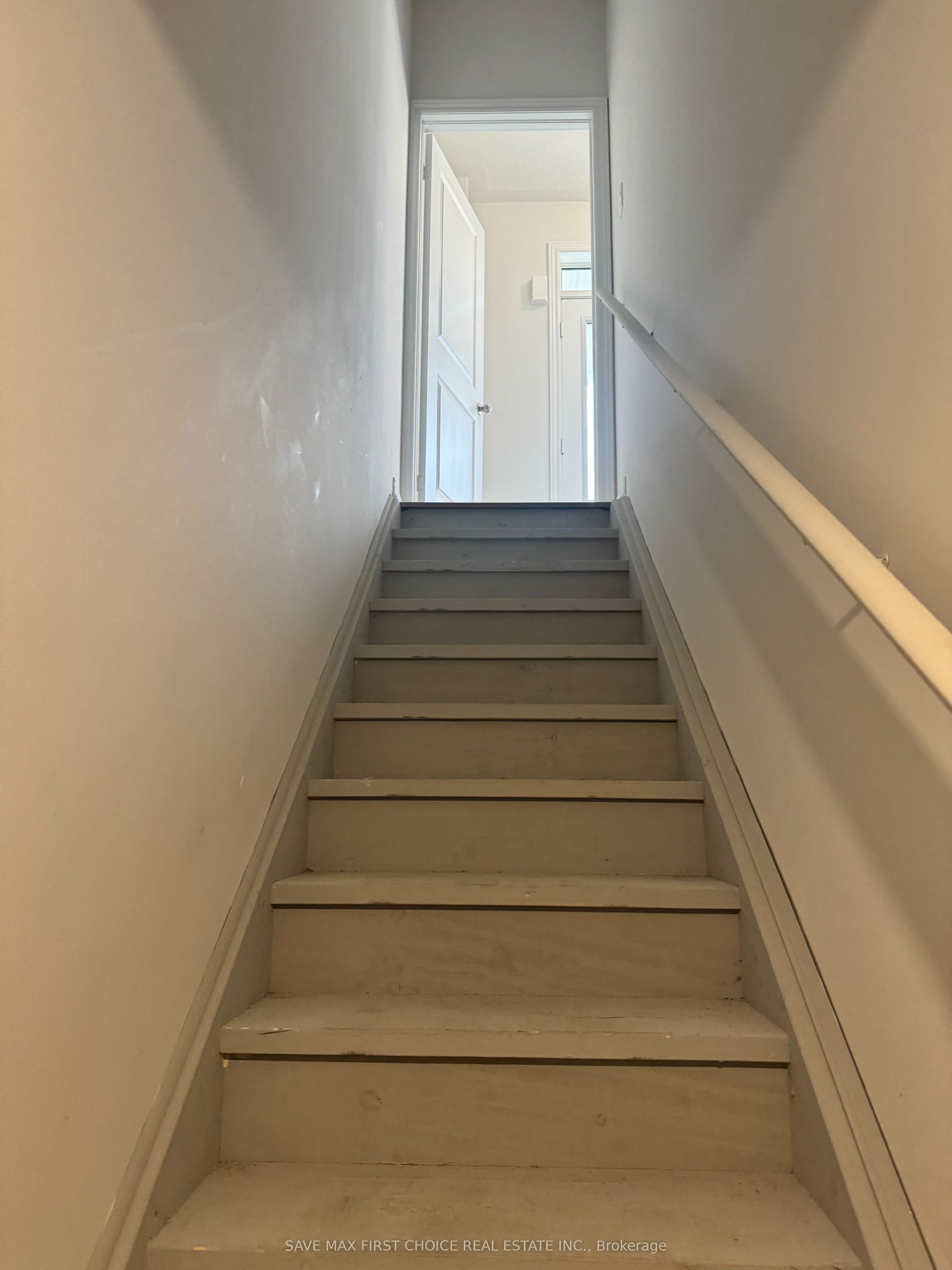 632 Anishinaabe Dr Property Photo 3