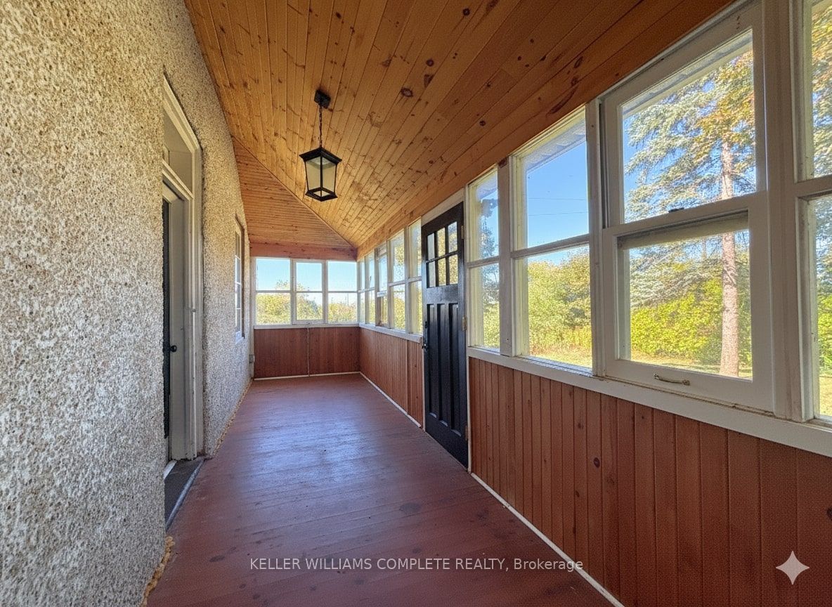 6981 Forestell Rd Property Photo 3