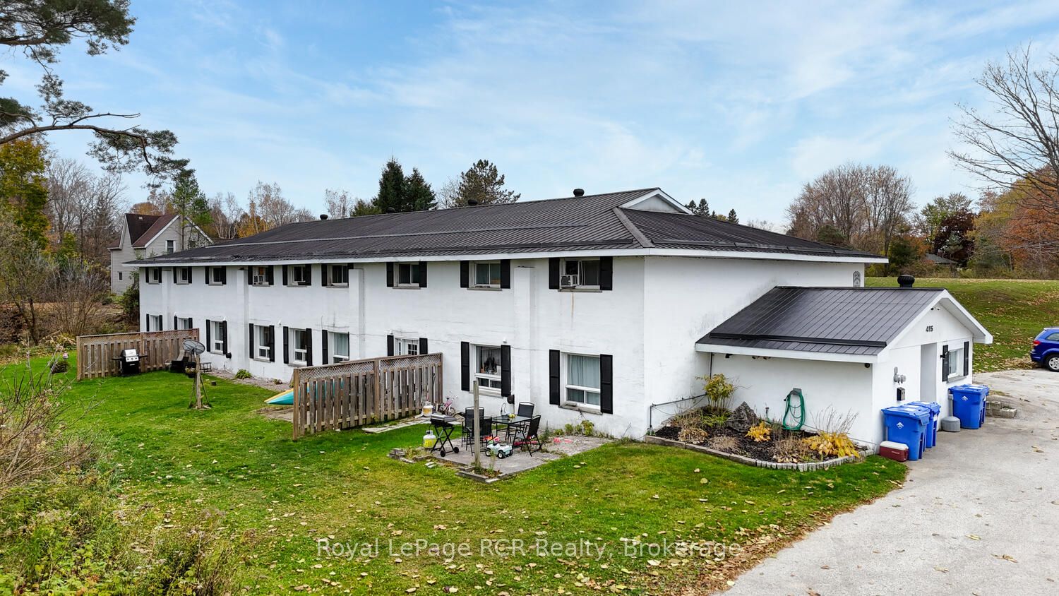 415 Main St Property Photo 1