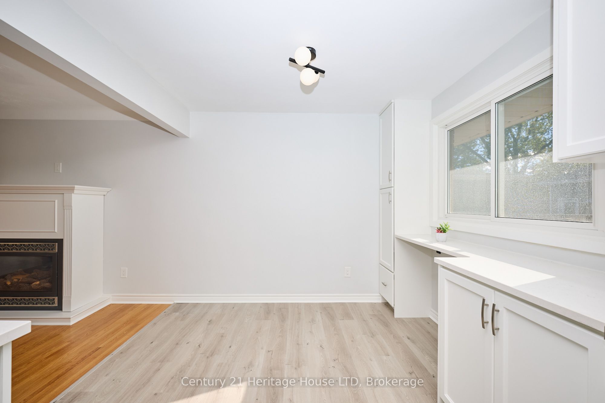 148 Champlain Dr Property Photo 11