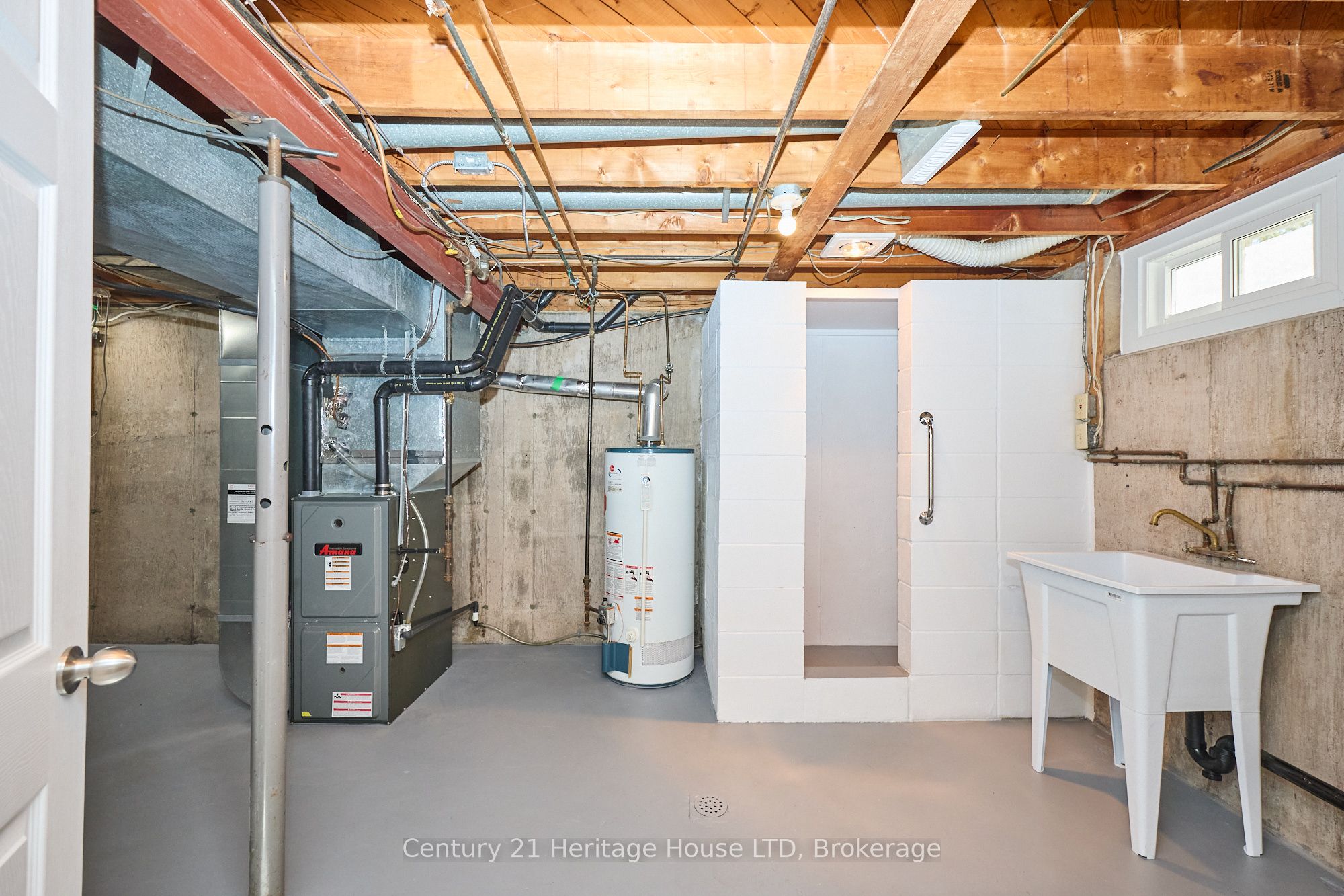 148 Champlain Dr Property Photo 28