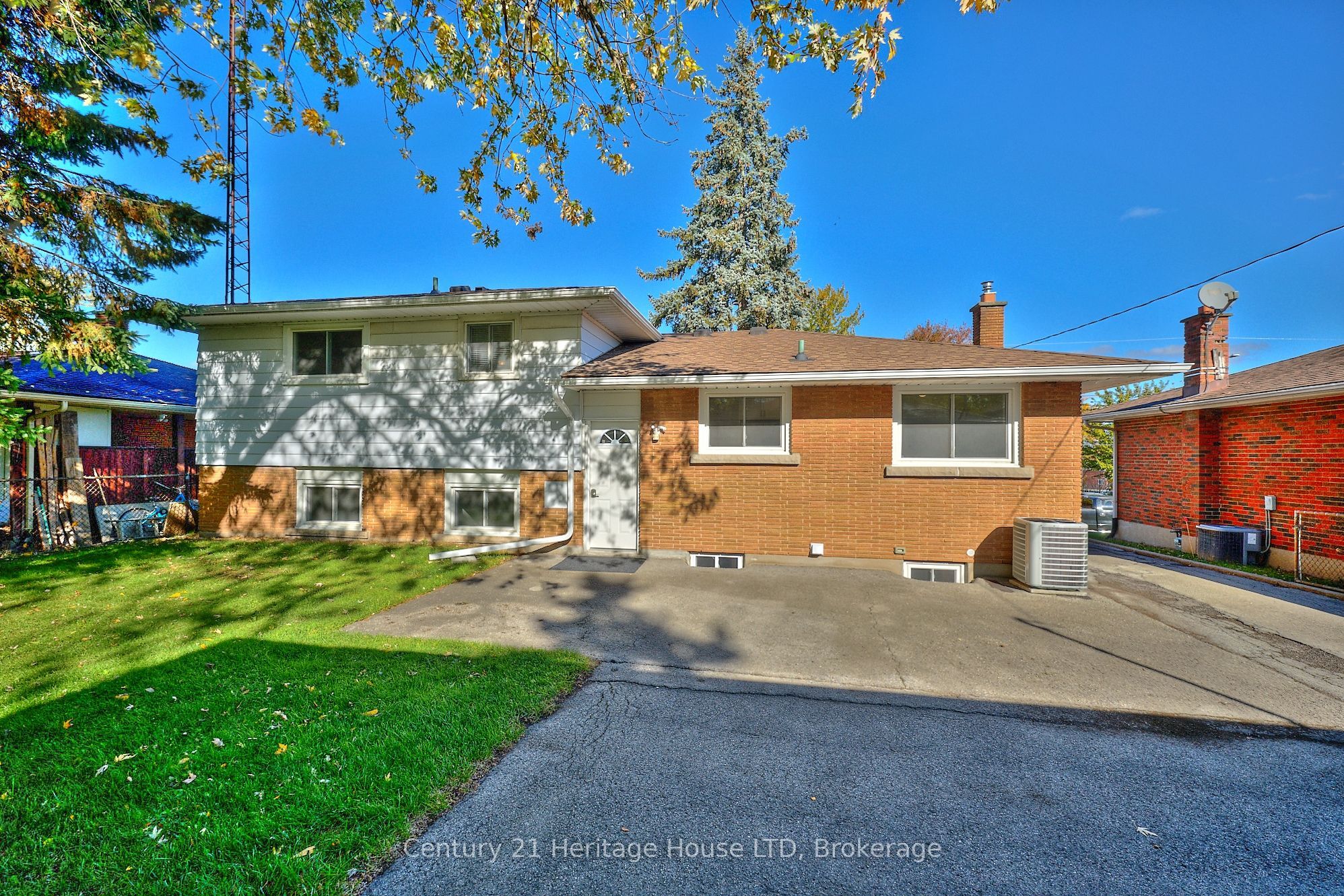 148 Champlain Dr Property Photo 31