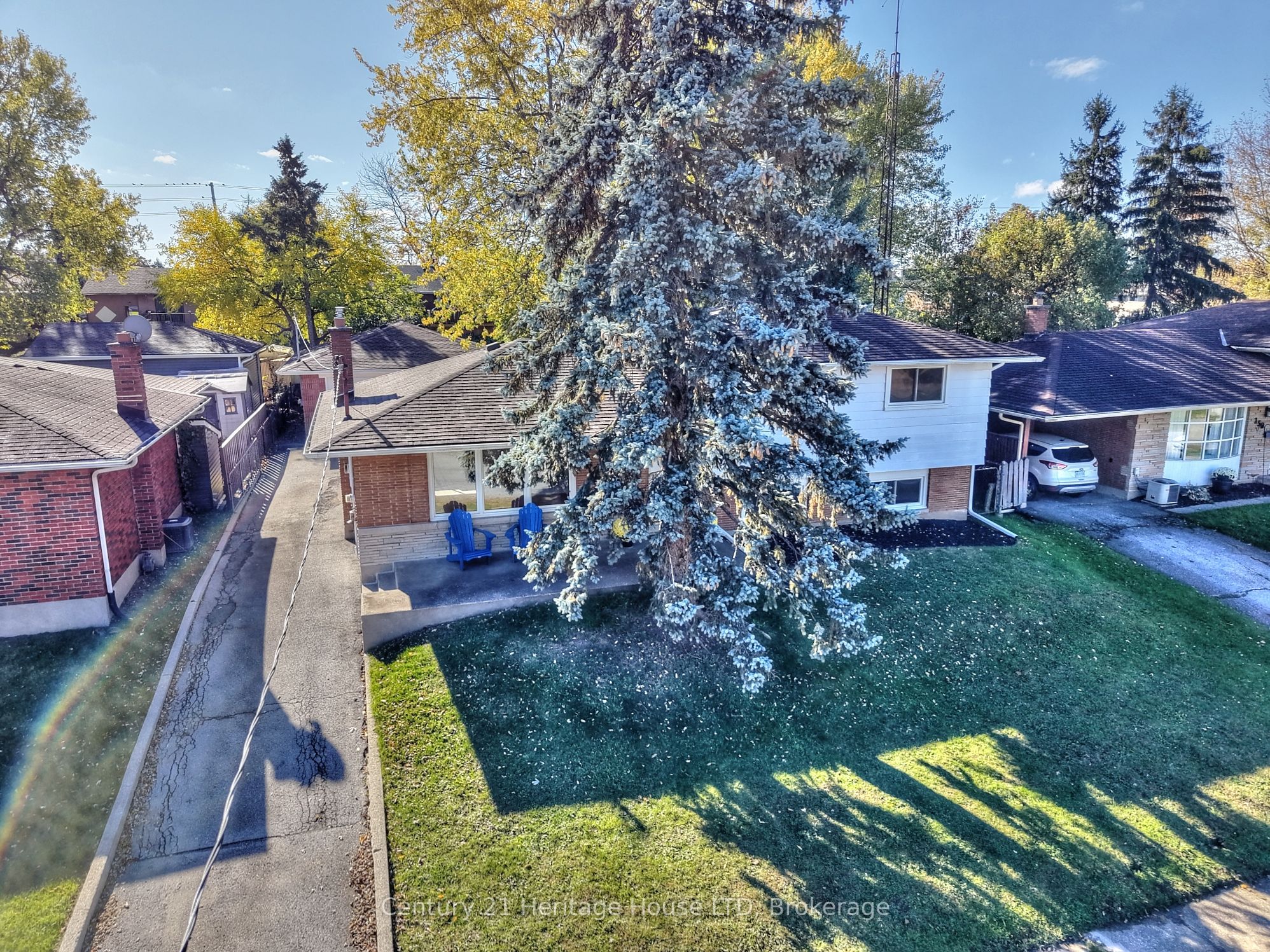 148 Champlain Dr Property Photo 35