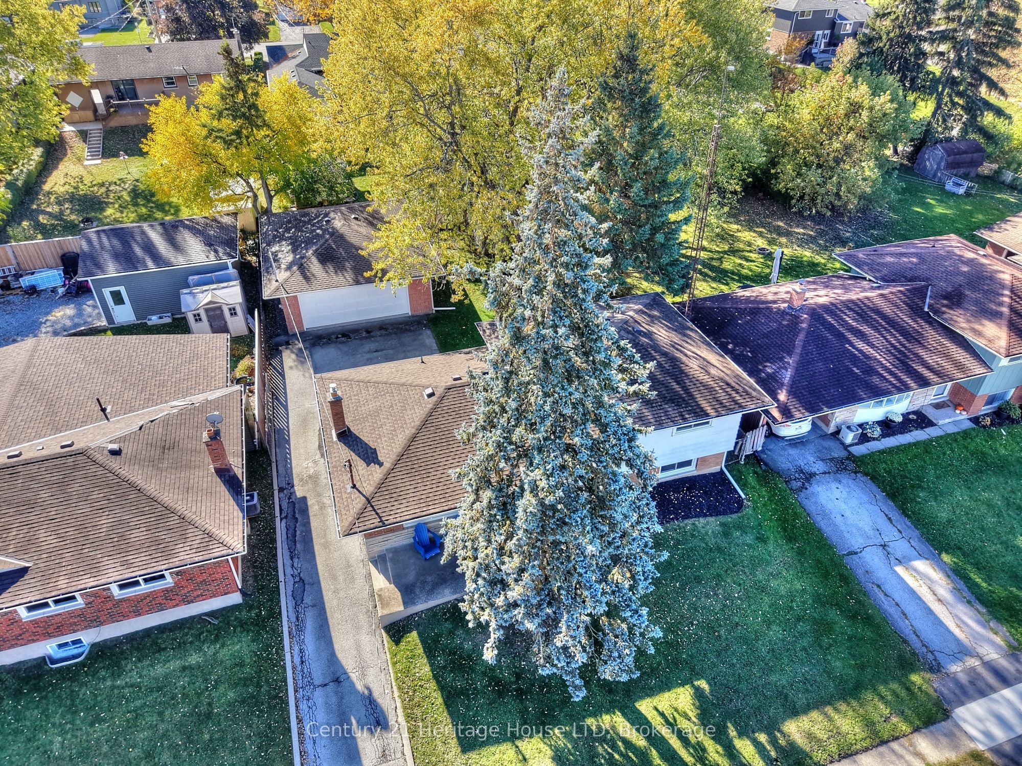 148 Champlain Dr Property Photo 36