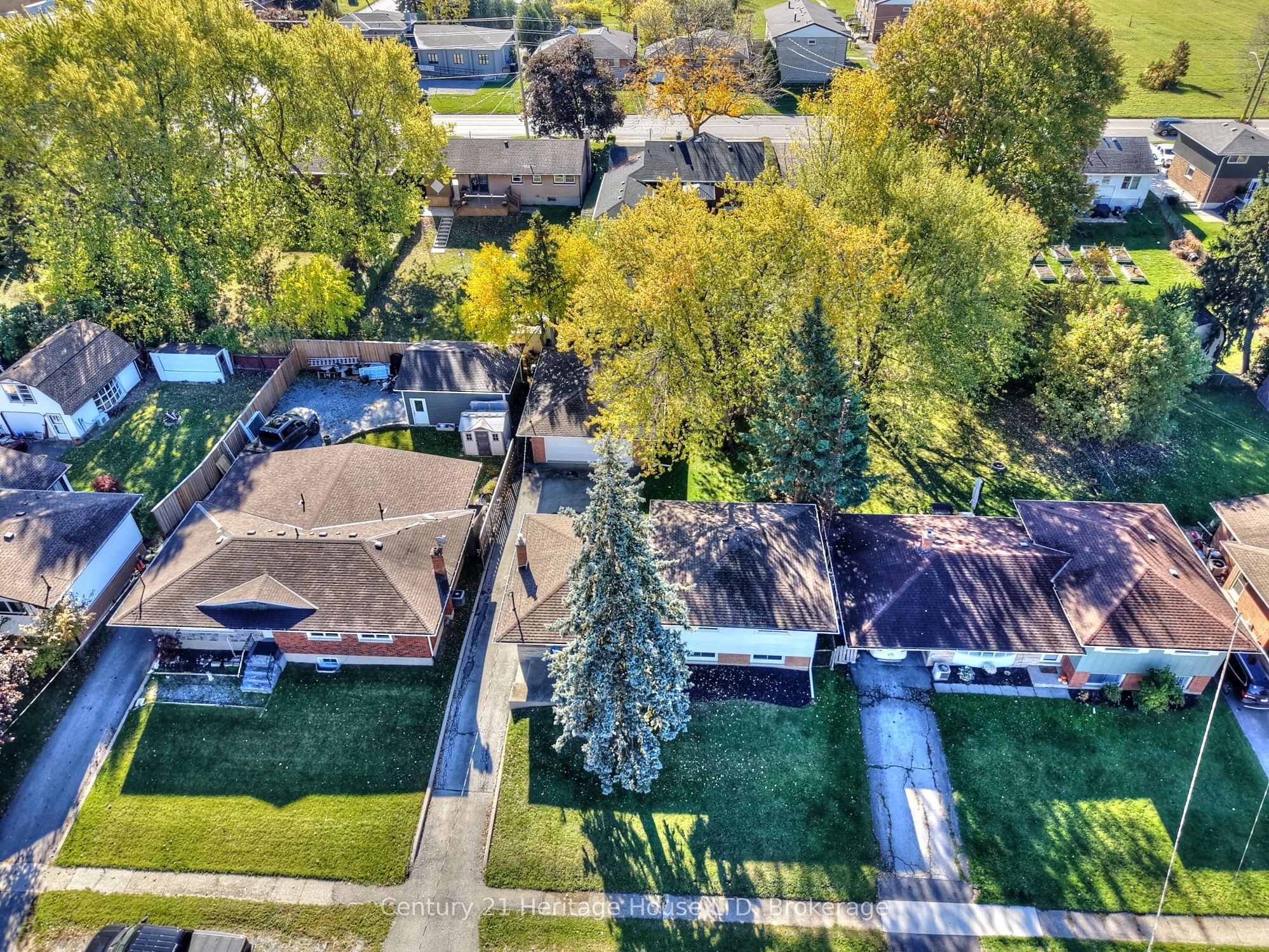 148 Champlain Dr Property Photo 39