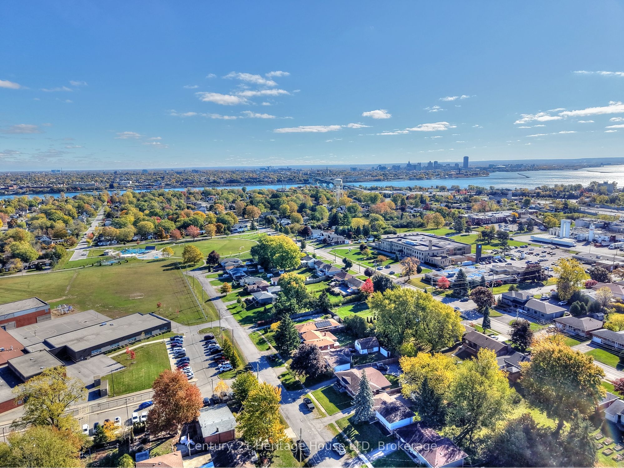 148 Champlain Dr Property Photo 43