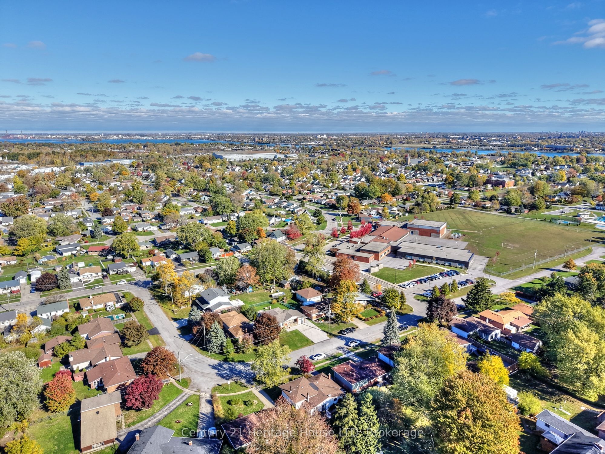 148 Champlain Dr Property Photo 45