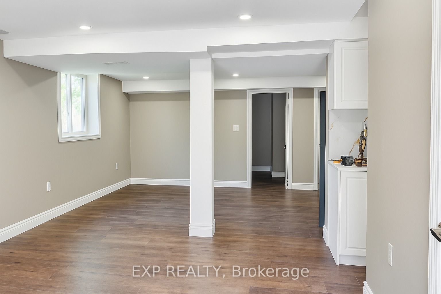 96 Timberlane Crescent Lower Property Photo 3