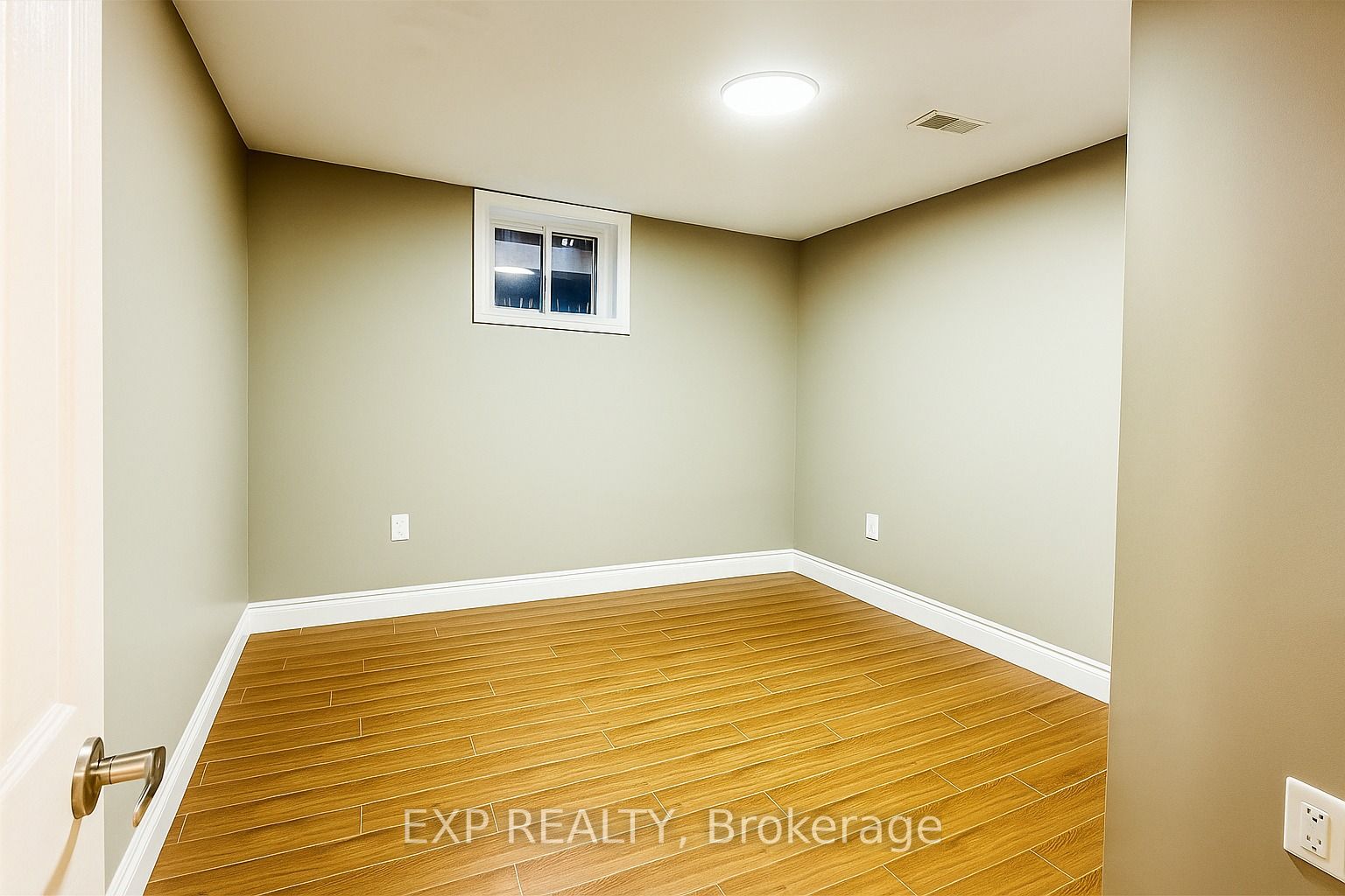 96 Timberlane Crescent Lower Property Photo 8