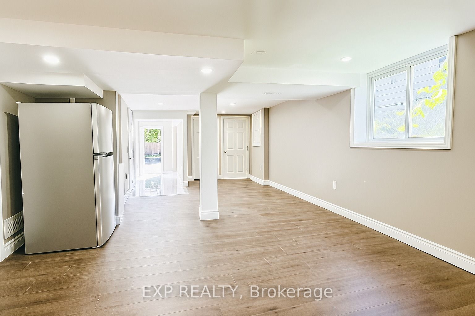 96 Timberlane Crescent Lower Property Photo 9