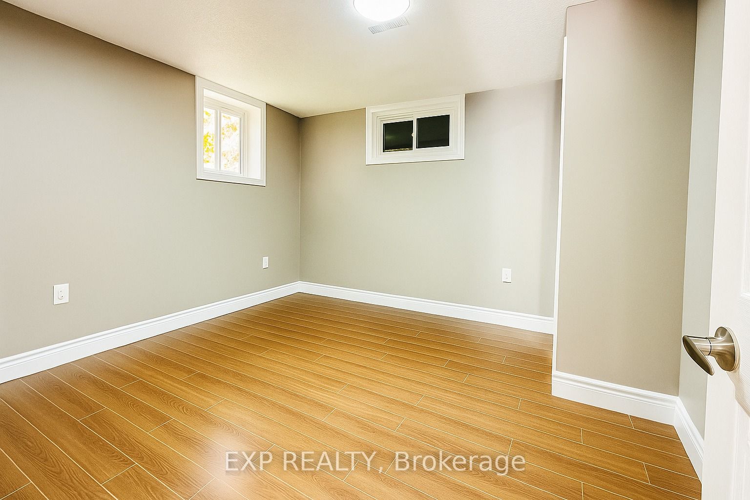 96 Timberlane Crescent Lower Property Photo 13