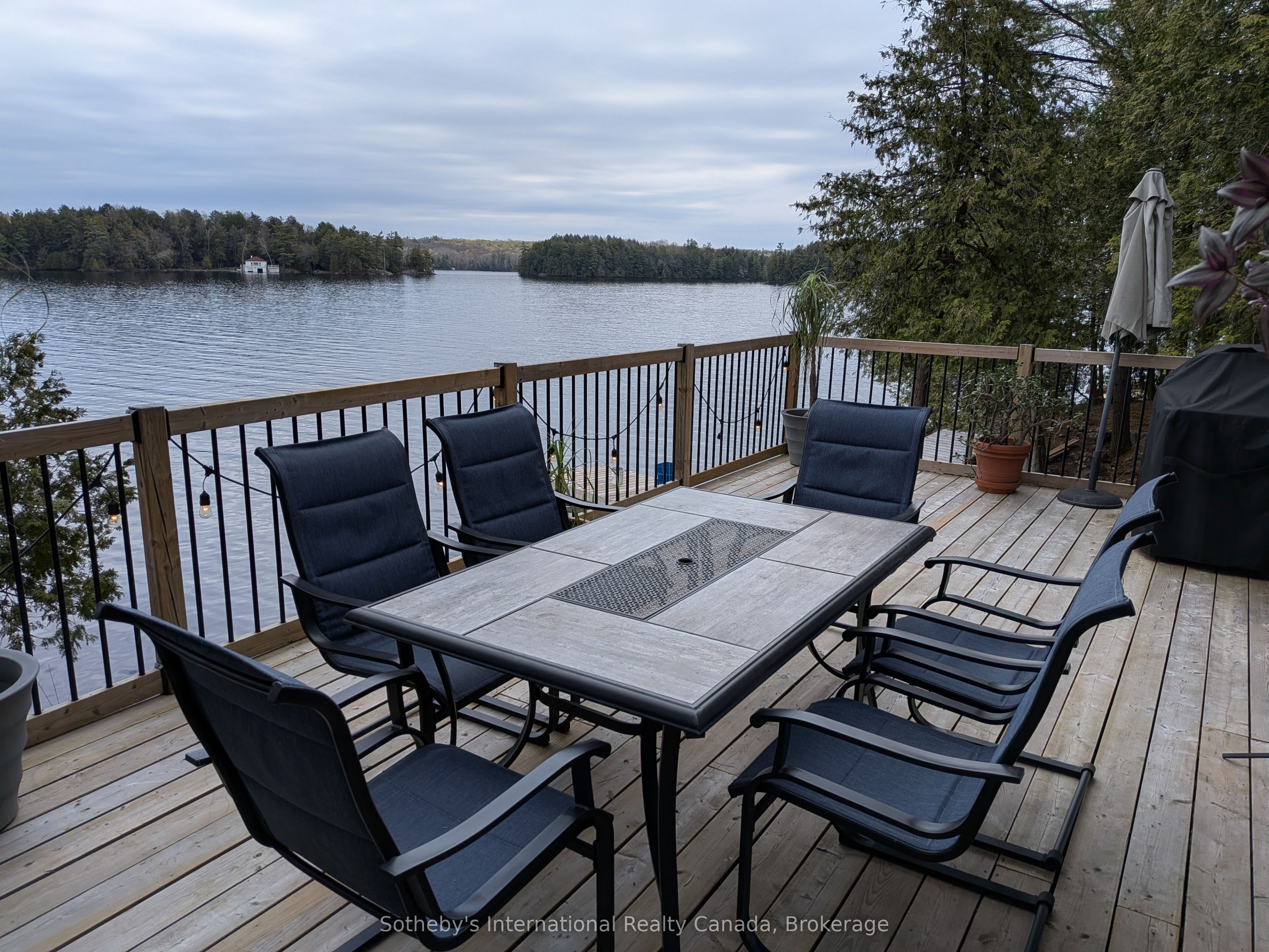 1063 Whiteside Road Property Photo 1
