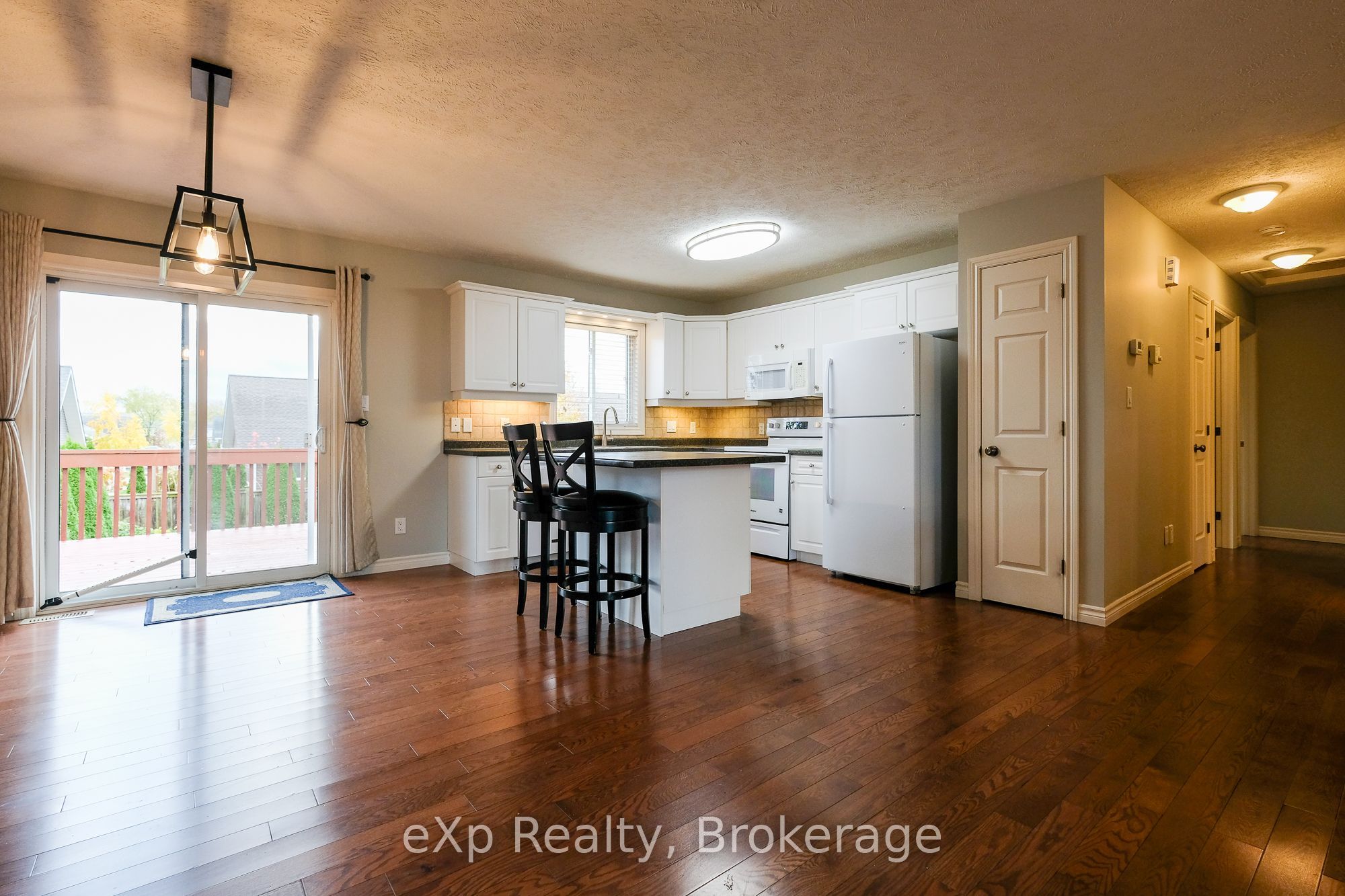 823 23rd St E Property Photo 8