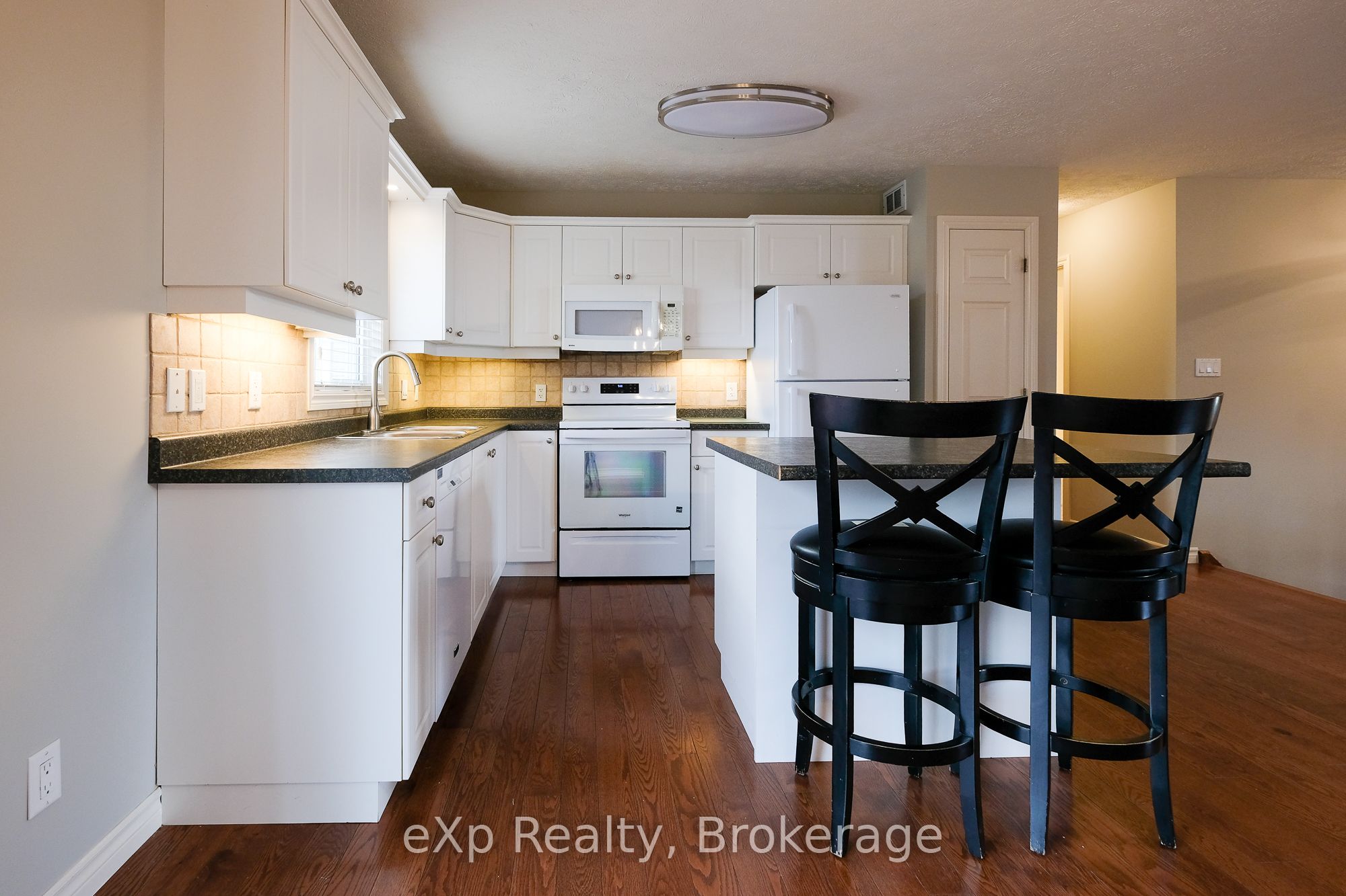 823 23rd St E Property Photo 10