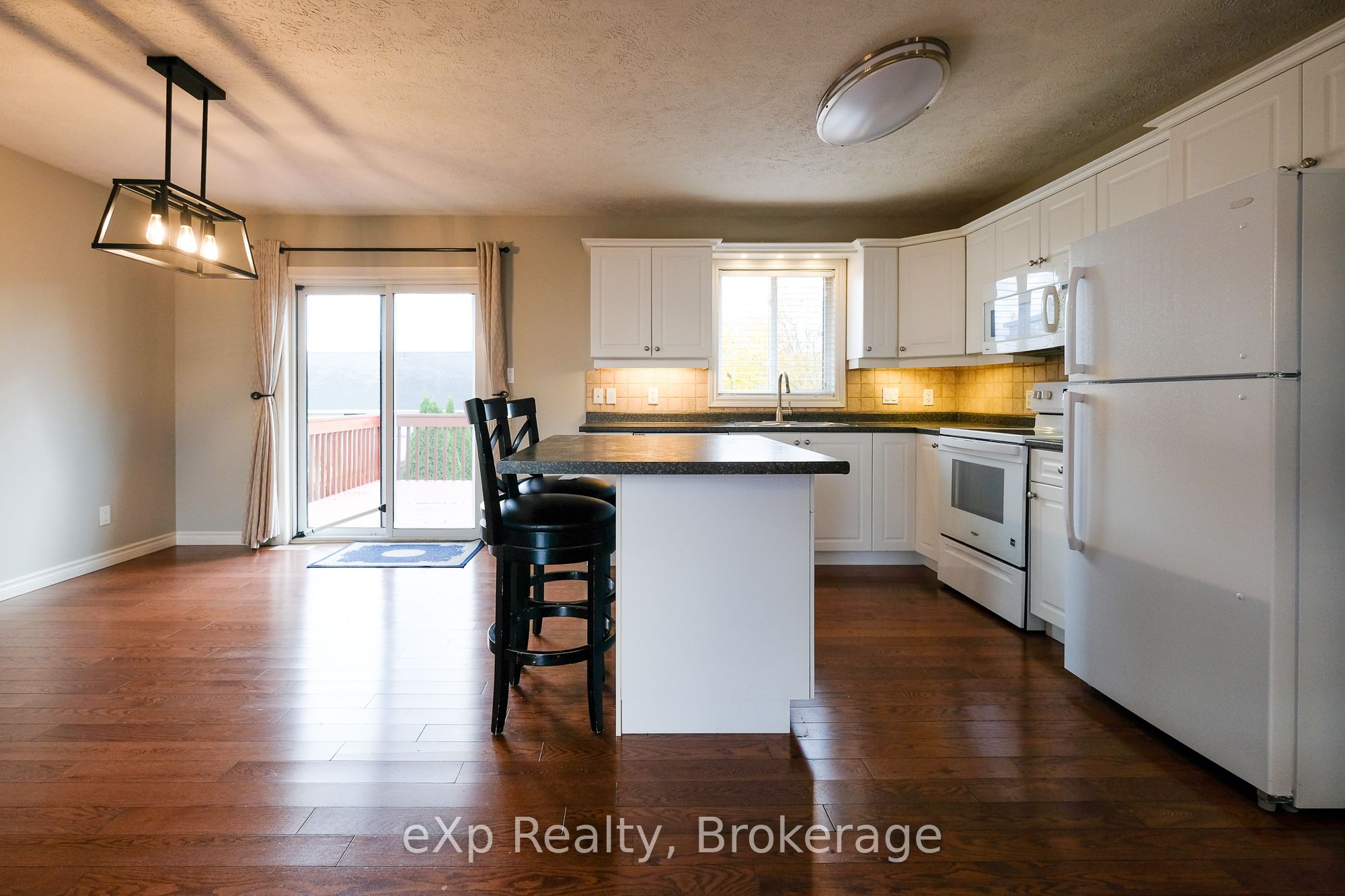 823 23rd St E Property Photo 11