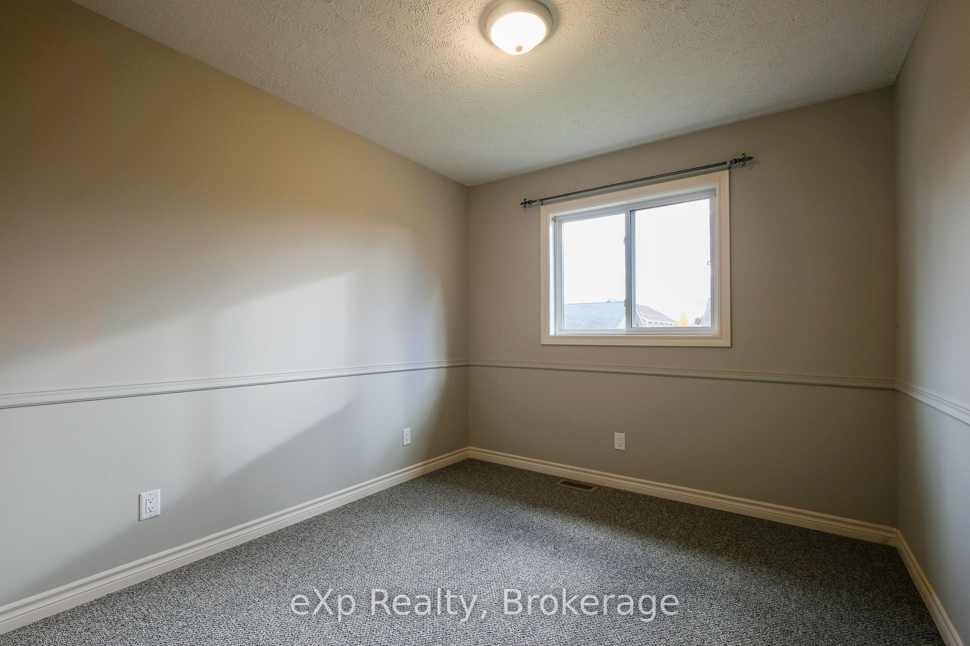 823 23rd St E Property Photo 13