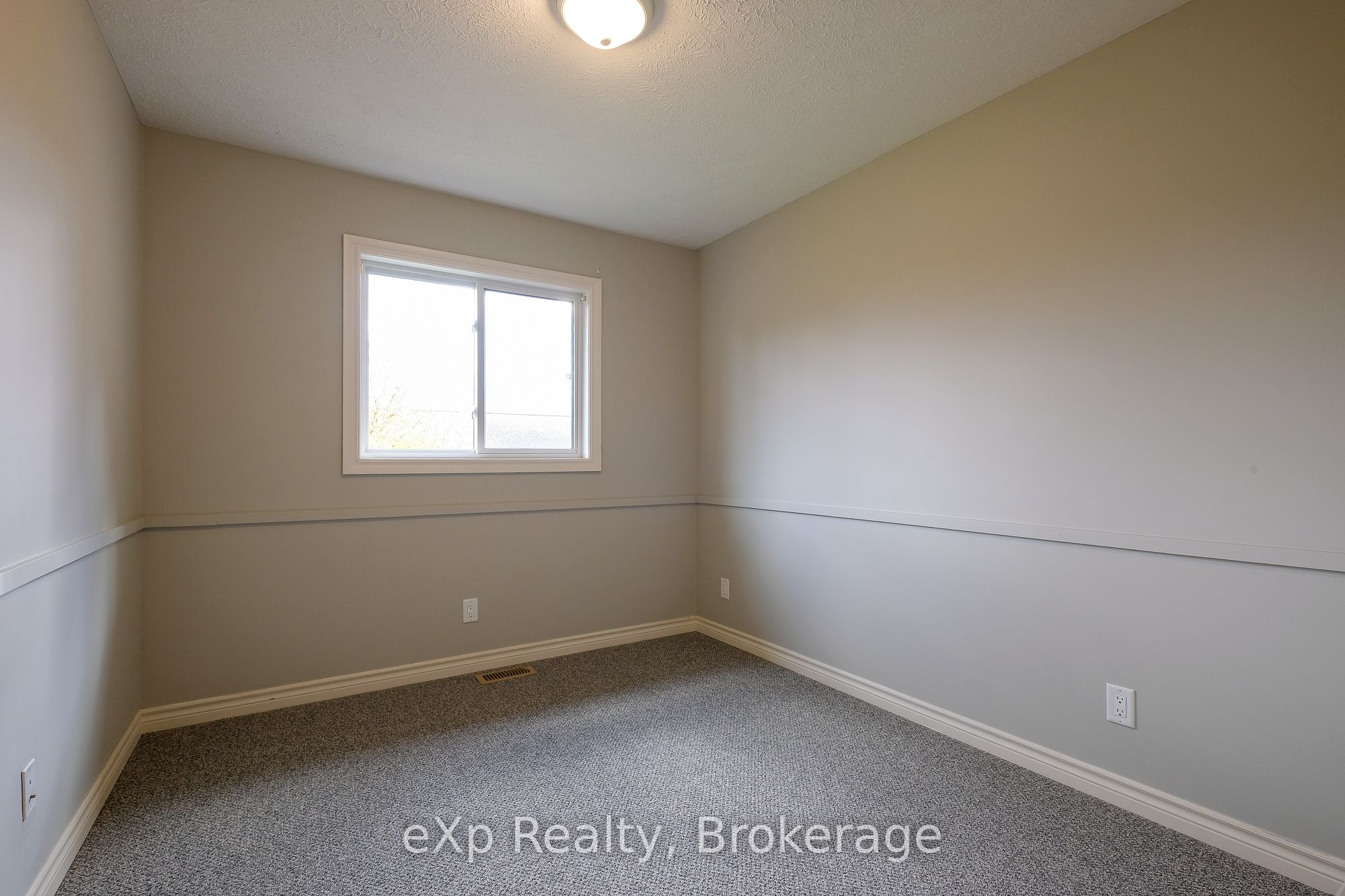 823 23rd St E Property Photo 14