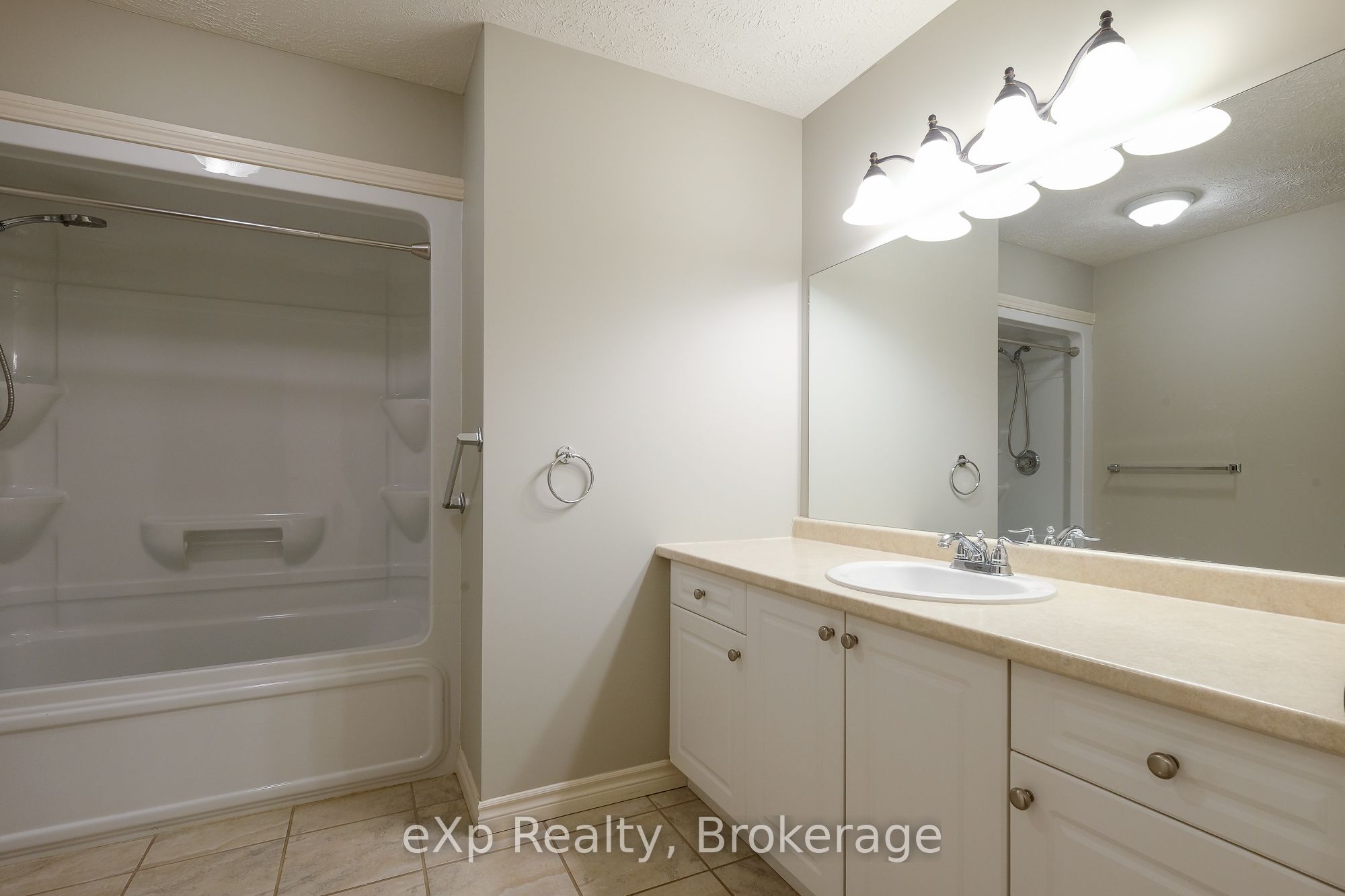 823 23rd St E Property Photo 17