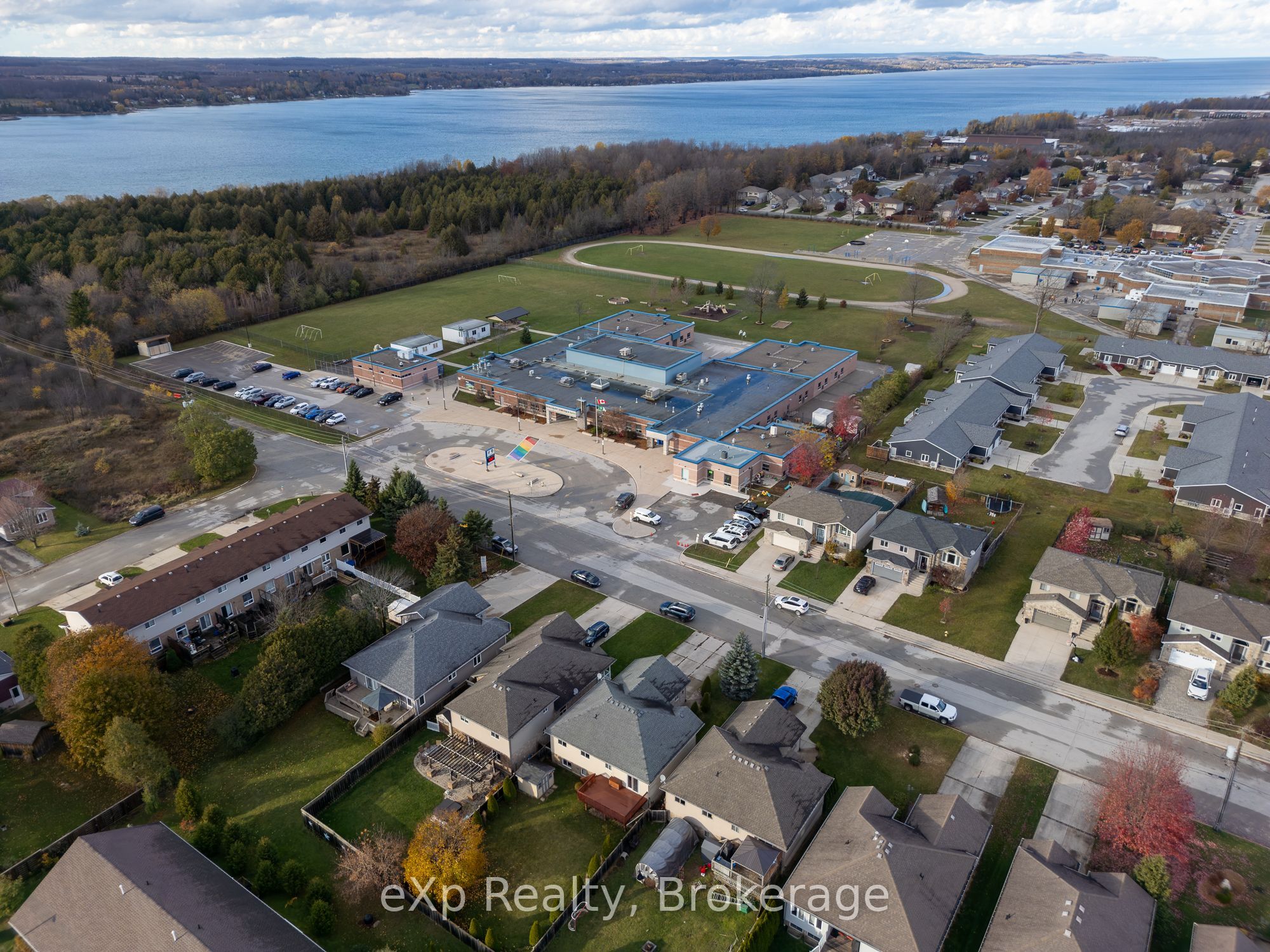 823 23rd St E Property Photo 34