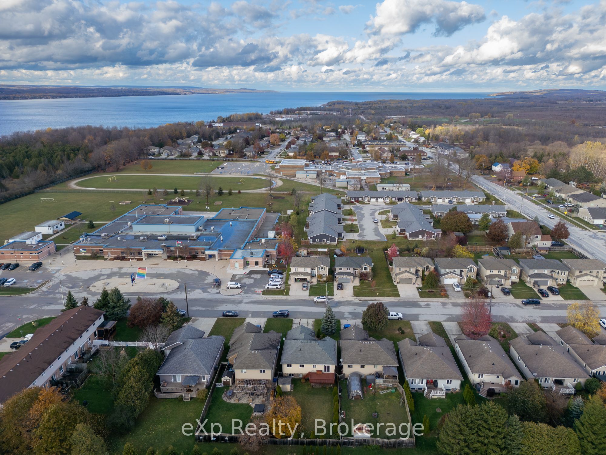 823 23rd St E Property Photo 35