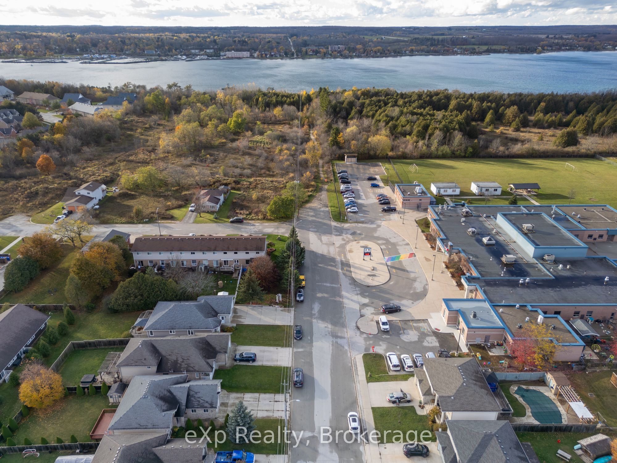 823 23rd St E Property Photo 36