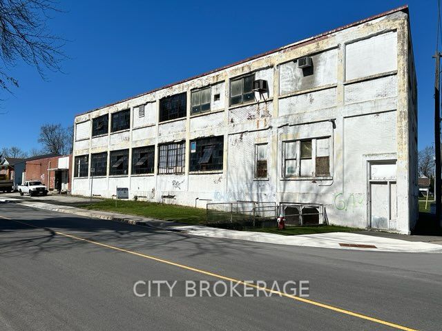 5059 Palmer Ave Property Photo 1