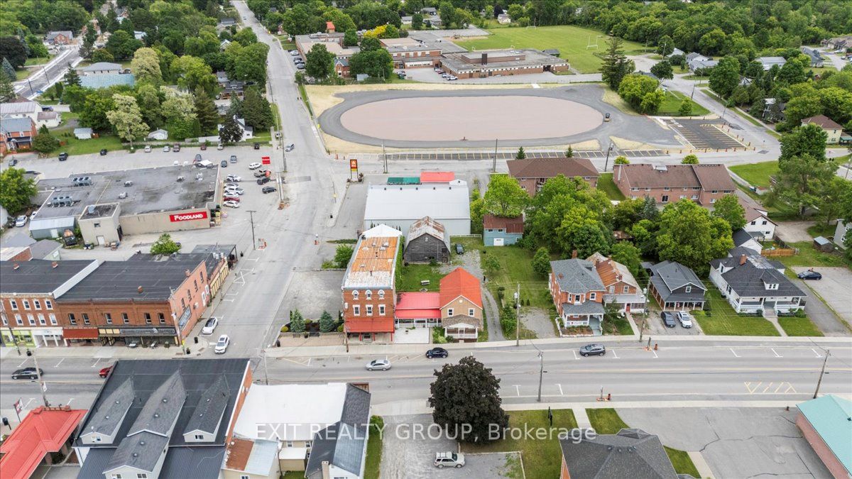 101 Durham St S Property Photo 2