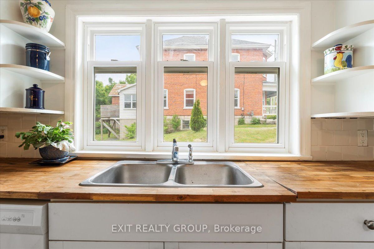 101 Durham St S Property Photo 7