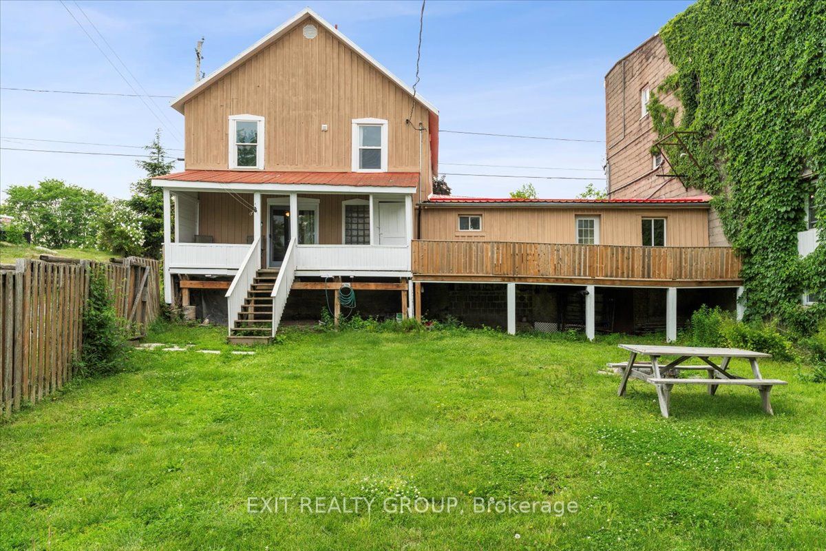 101 Durham St S Property Photo 28