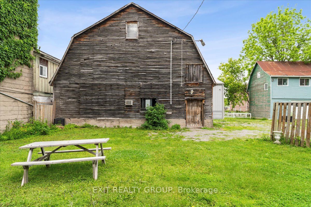 101 Durham St S Property Photo 29