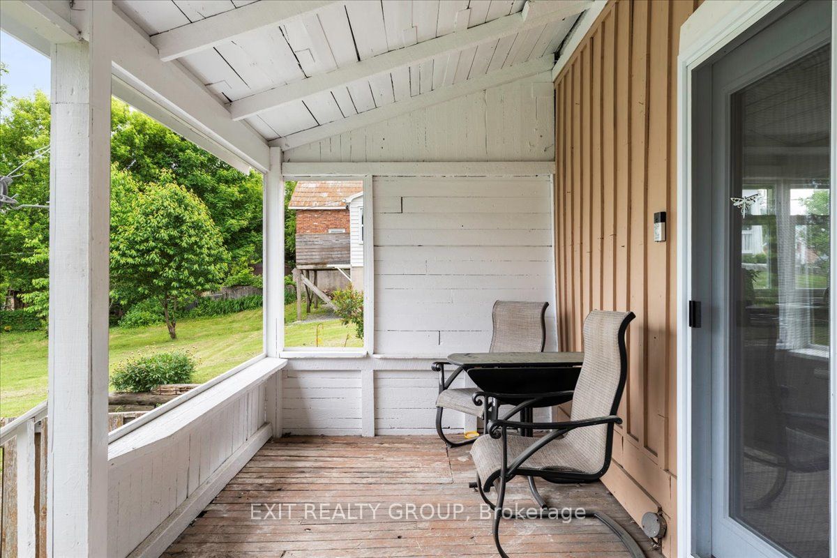 101 Durham St S Property Photo 35