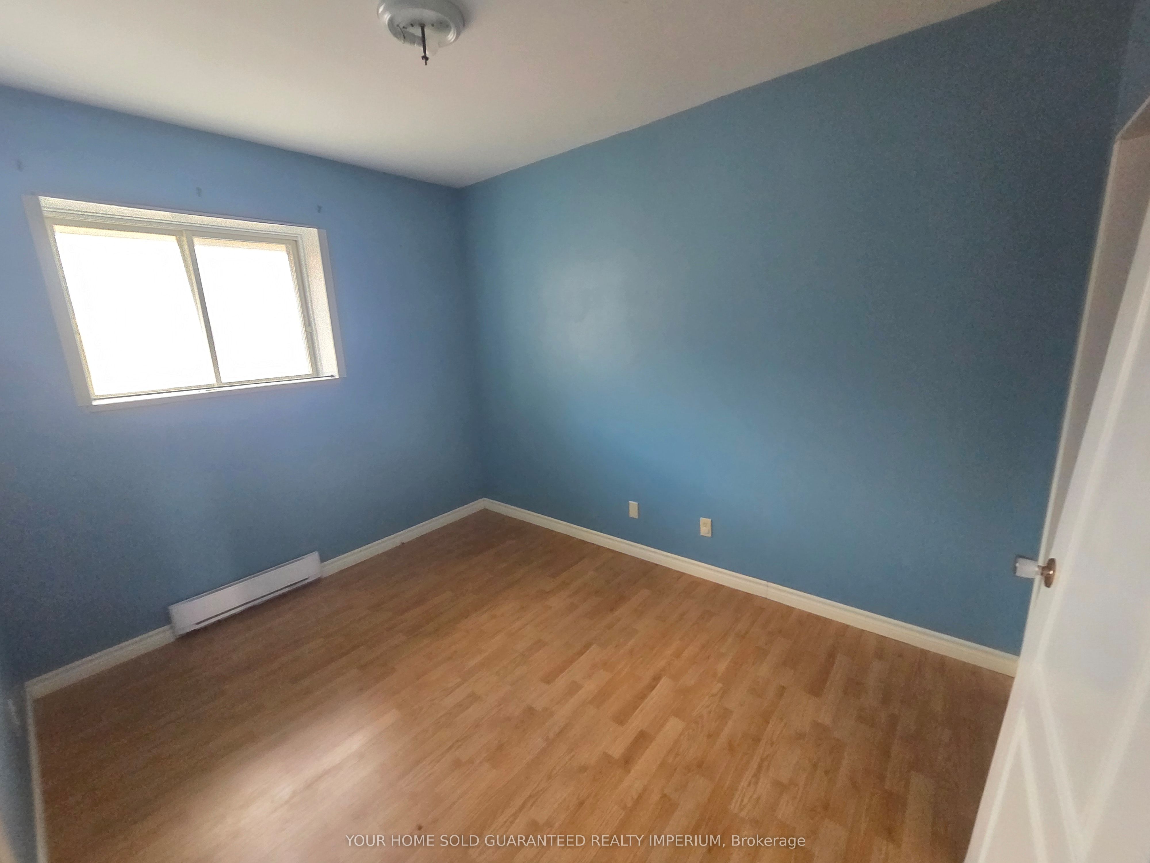 8 Wellington St Property Photo 10