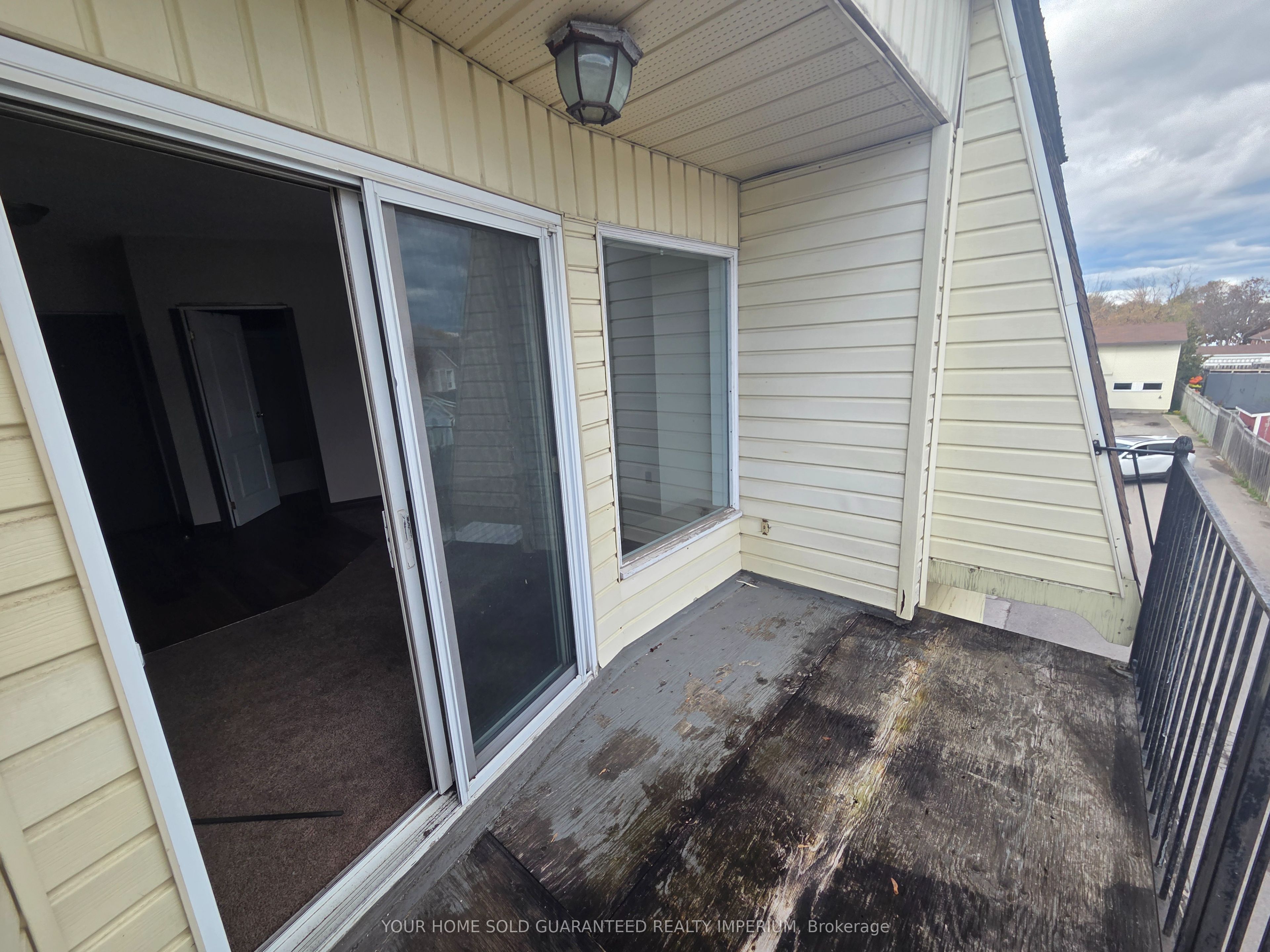 8 Wellington St Property Photo 12