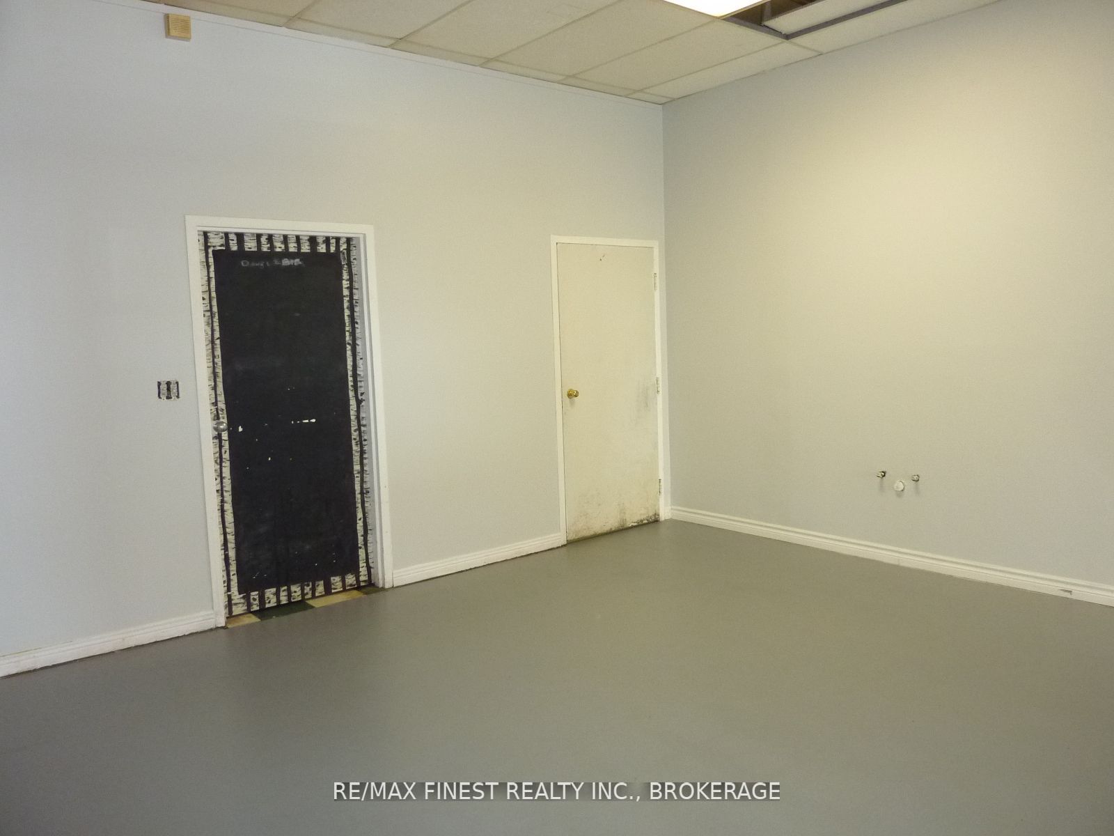 2 Dairy Ave Property Photo 6