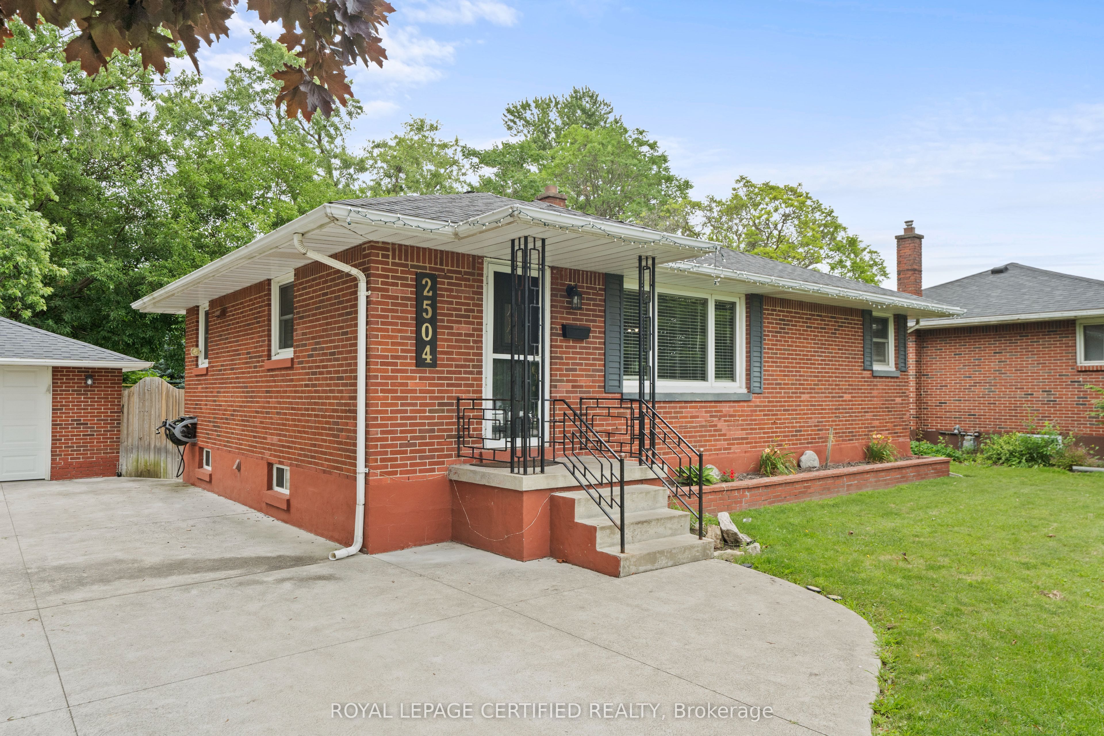 2504 Askin Avenue Property Photo 2