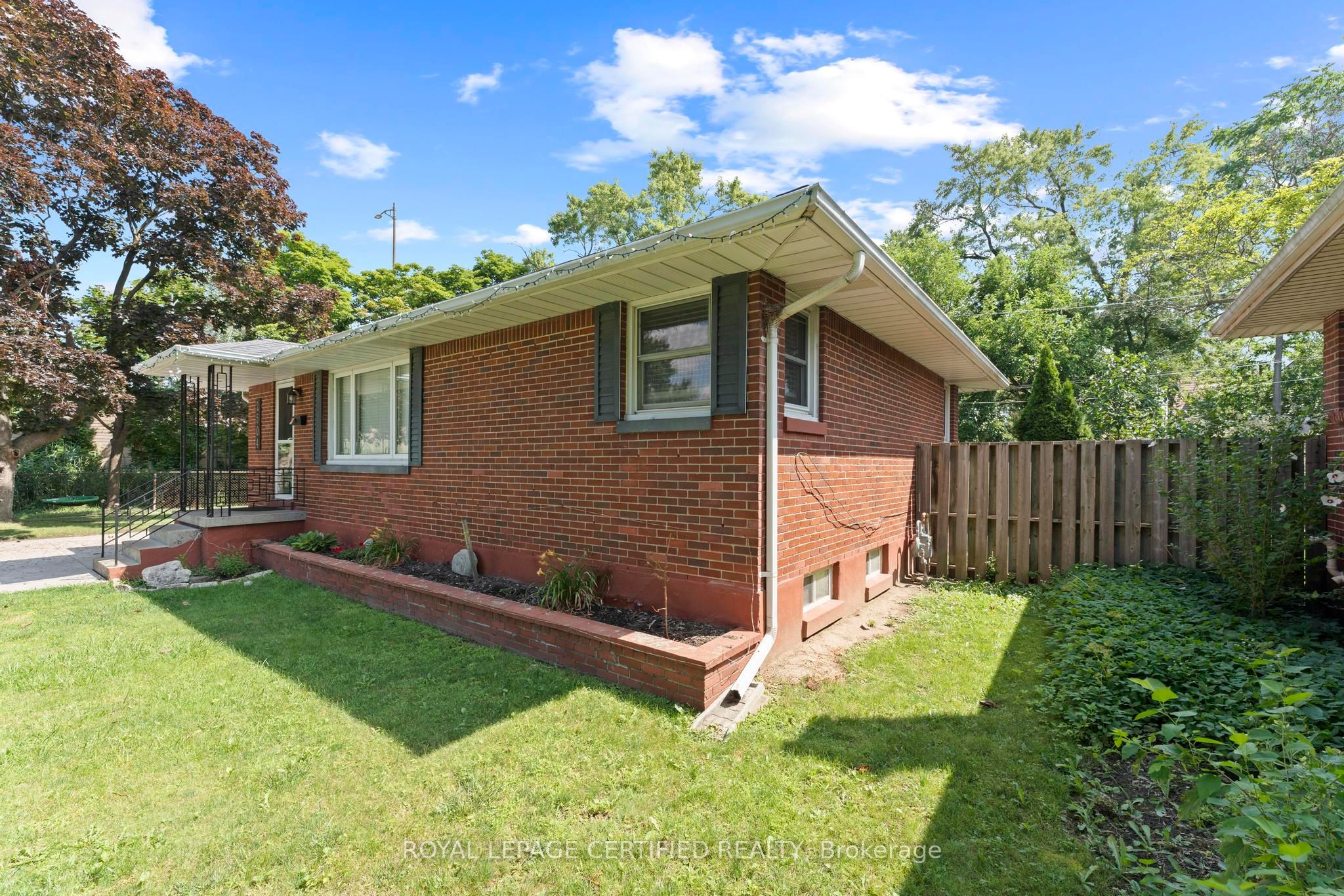 2504 Askin Avenue Property Photo 4