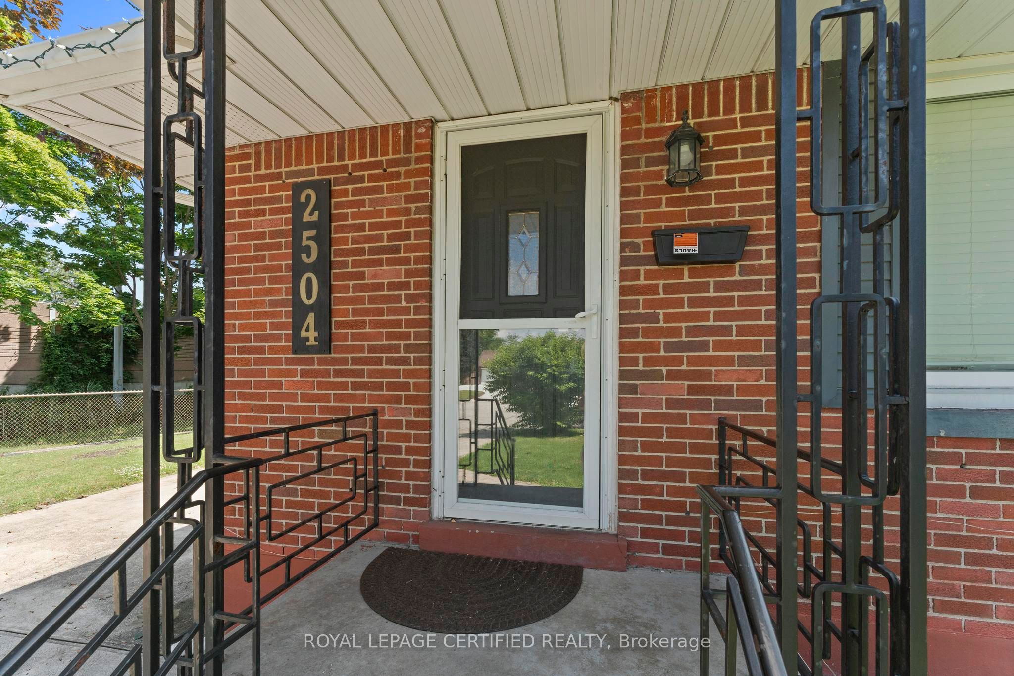 2504 Askin Avenue Property Photo 5