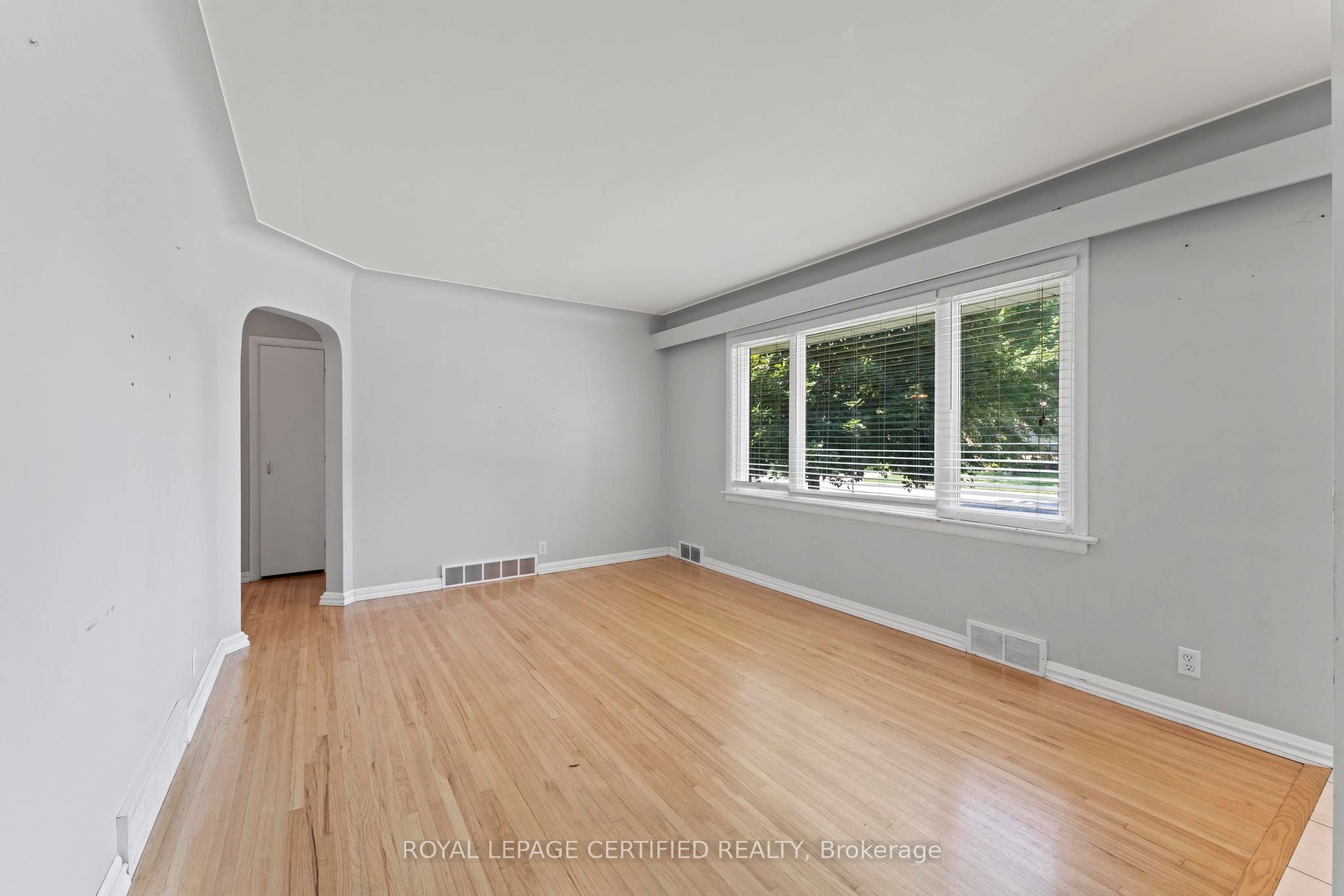 2504 Askin Avenue Property Photo 9