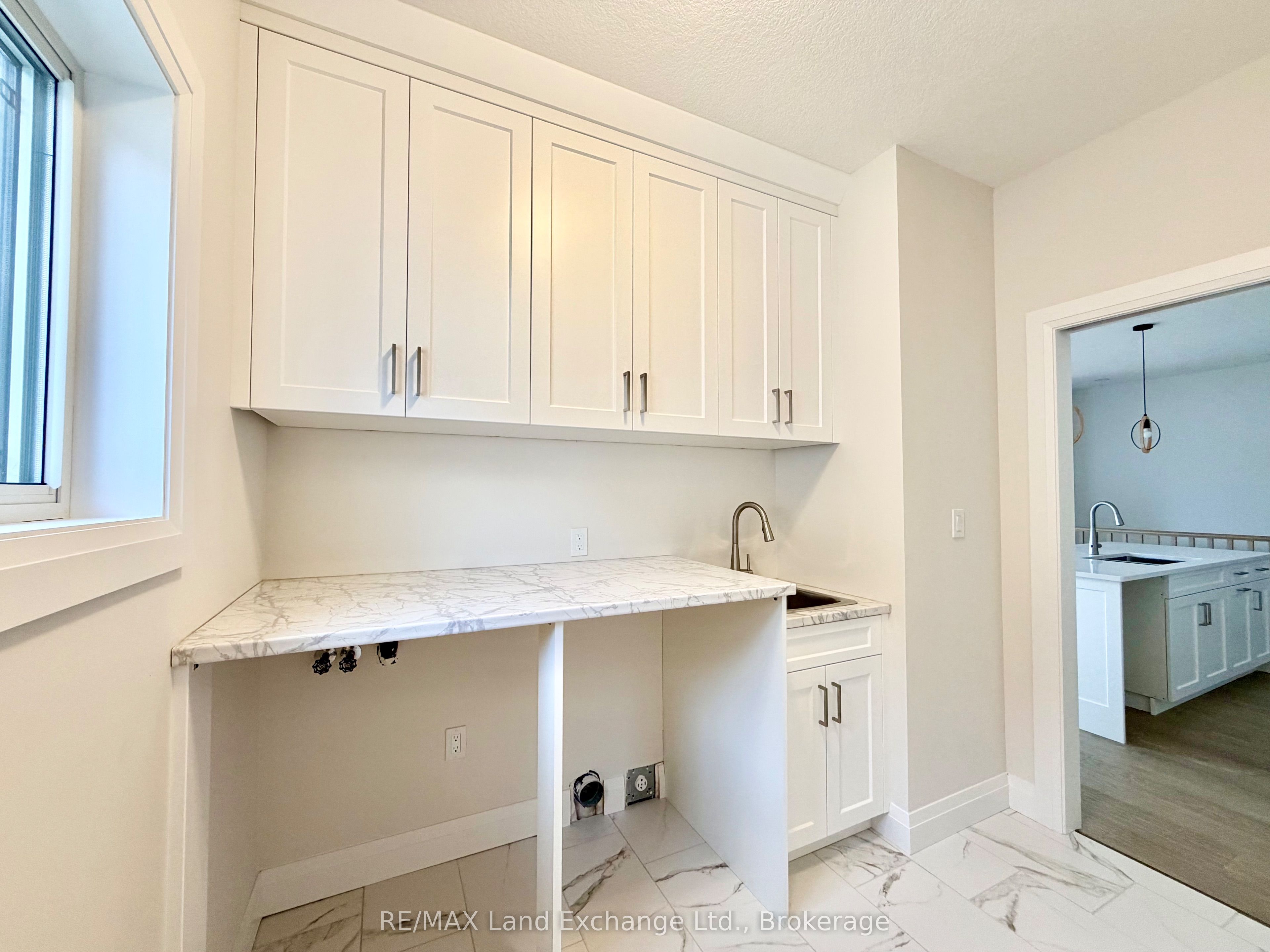 155 Westlinks Drive Property Photo 4