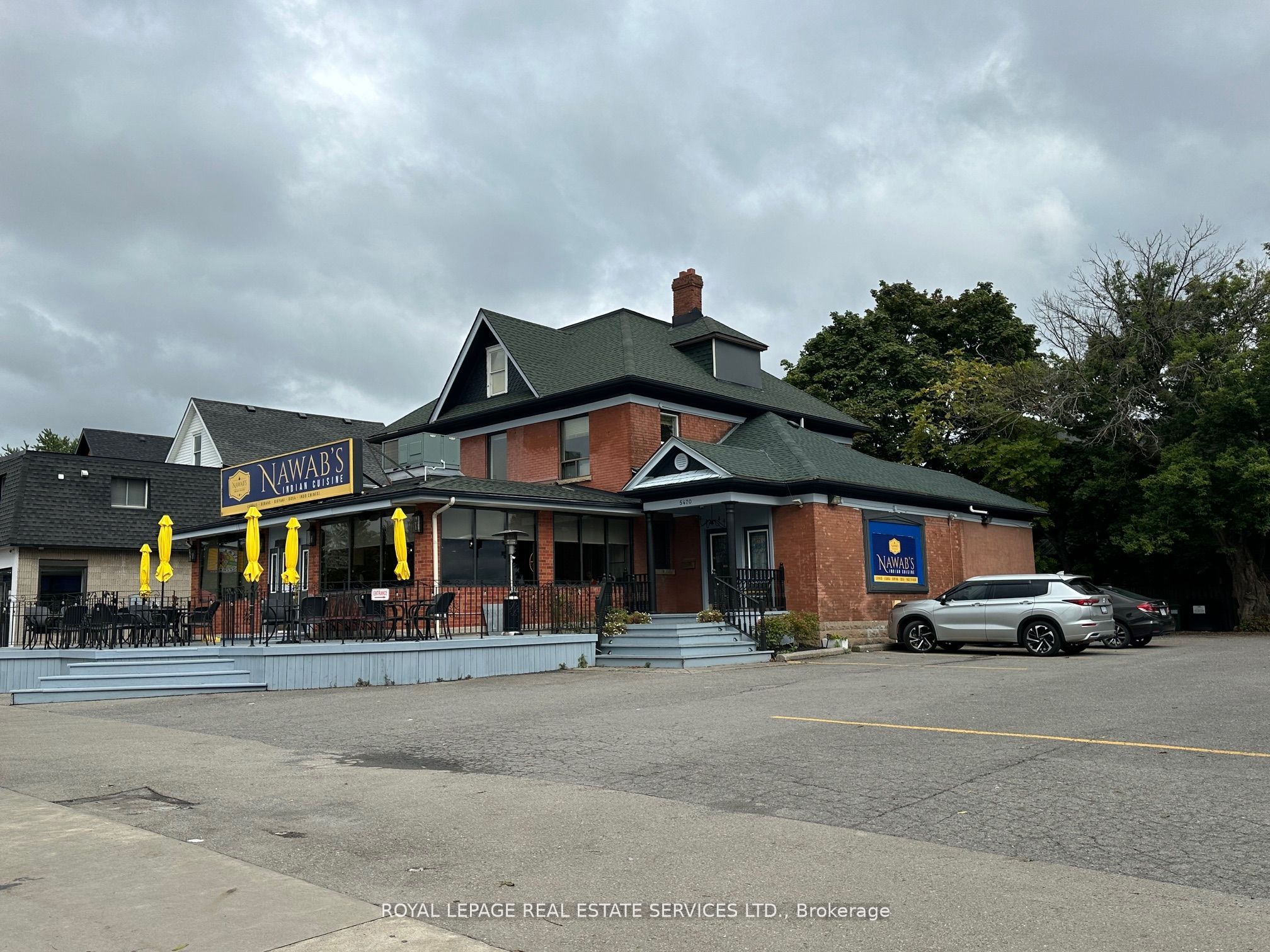 5470 & 5480 Victoria Avenue Property Photo 1