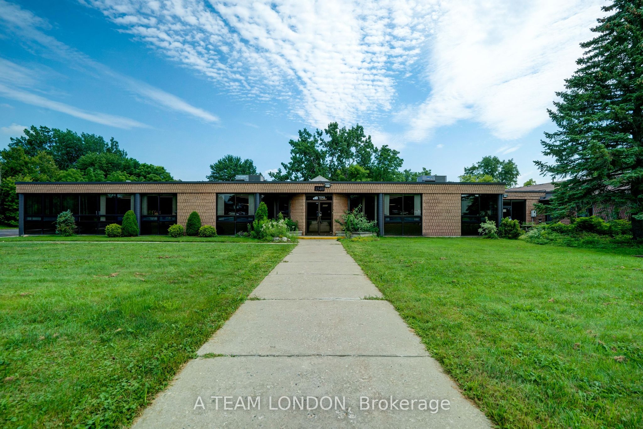 1540 North Routledge Park Property Photo 1