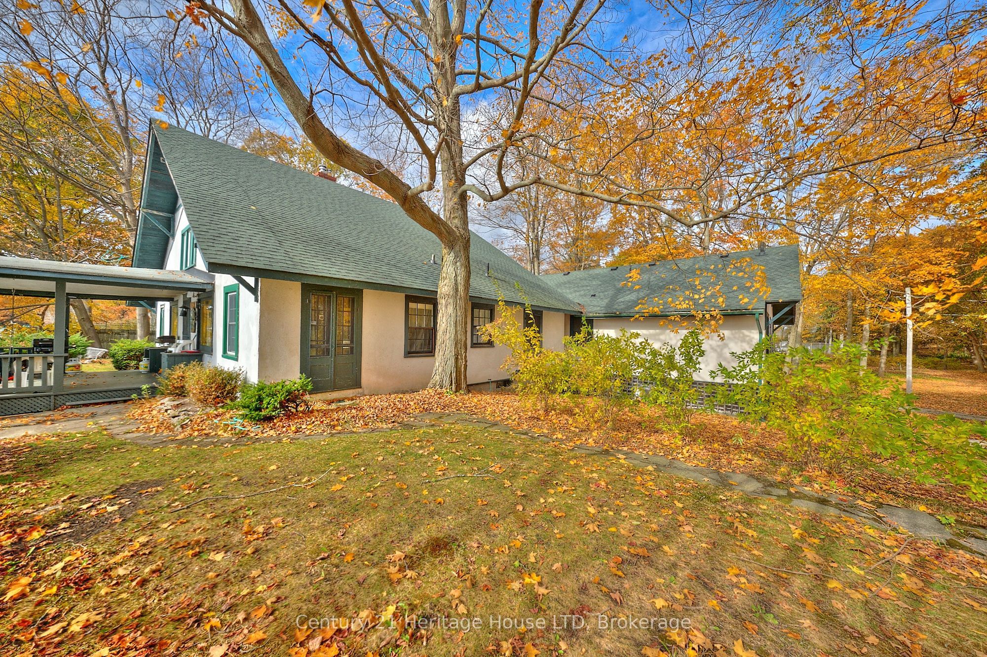 1033 Firelane 1 Road Property Photo 8