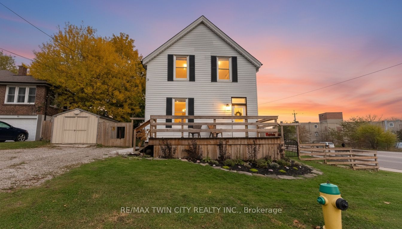 93 Perry St Property Photo 1