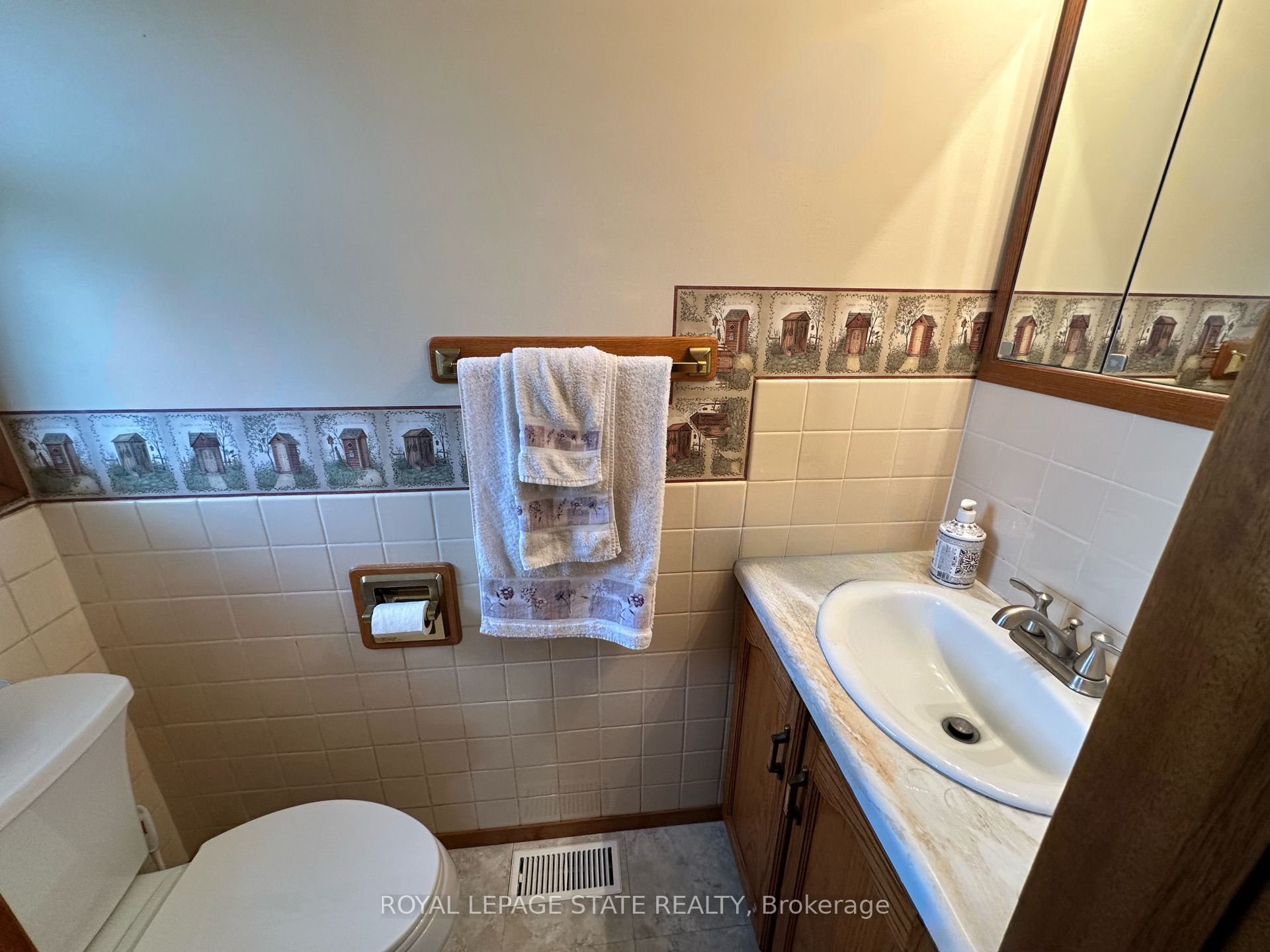 9729 York Road Property Photo 16
