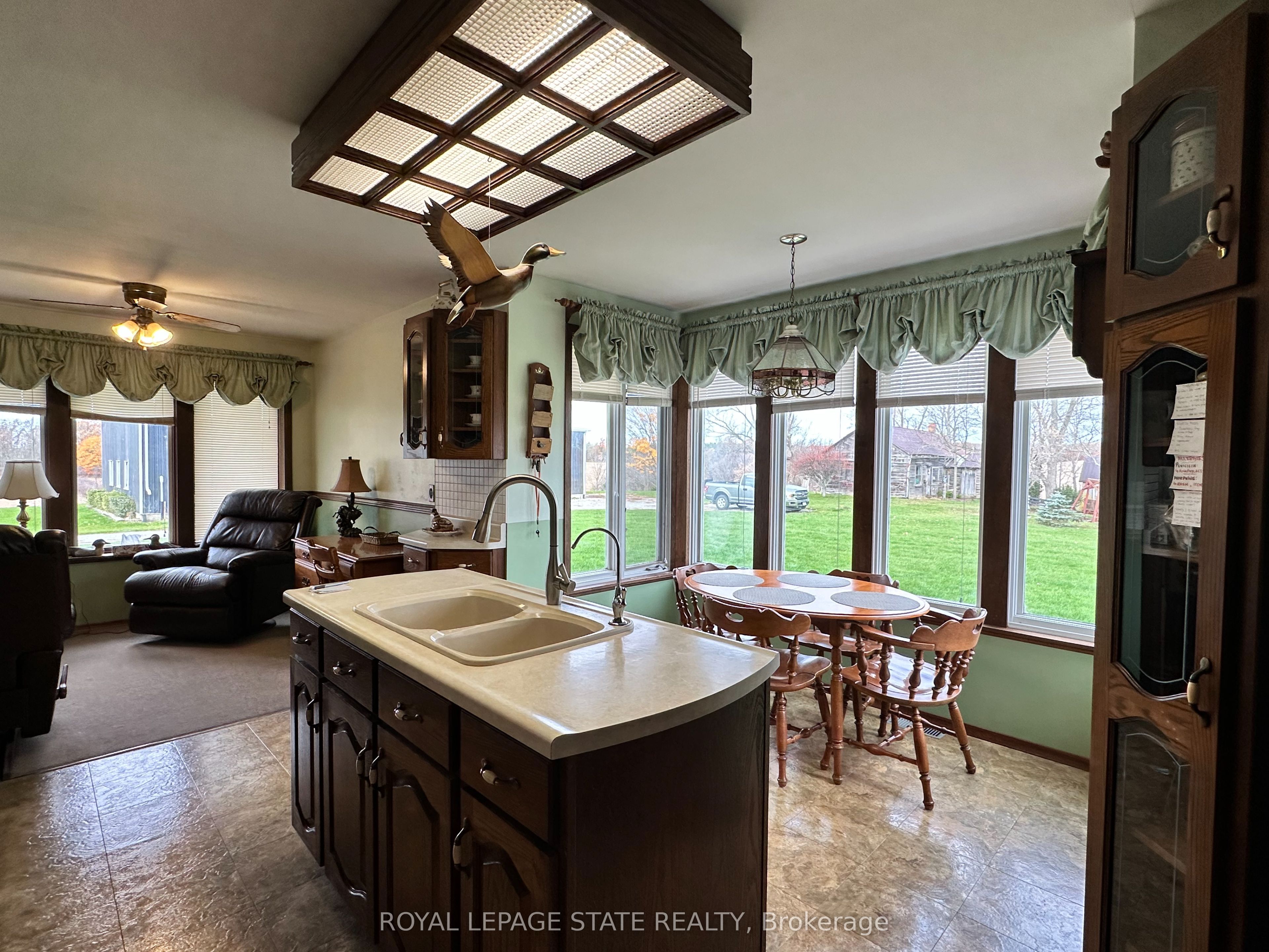 9729 York Road Property Photo 17