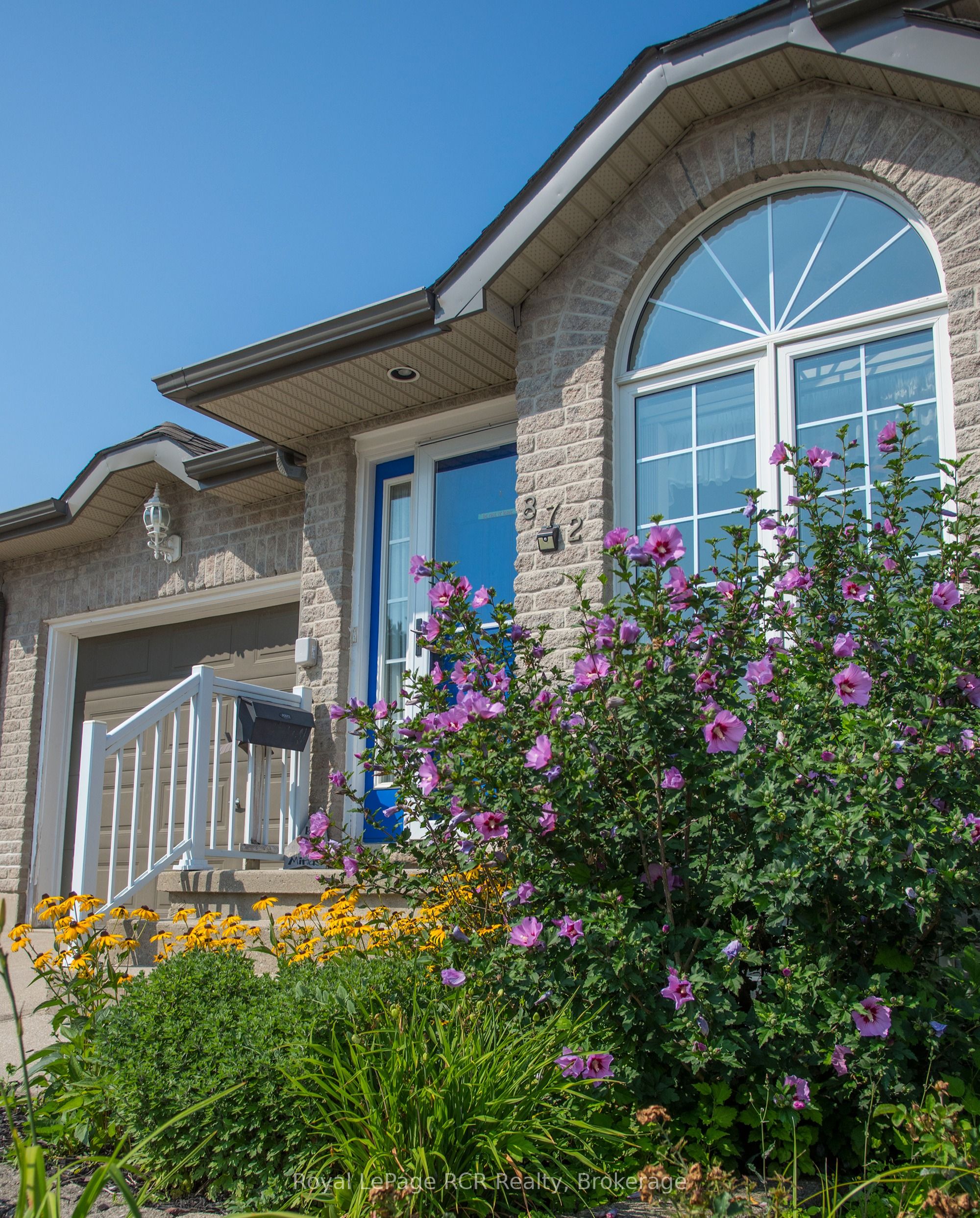 872 9th A Ave E Property Photo 1