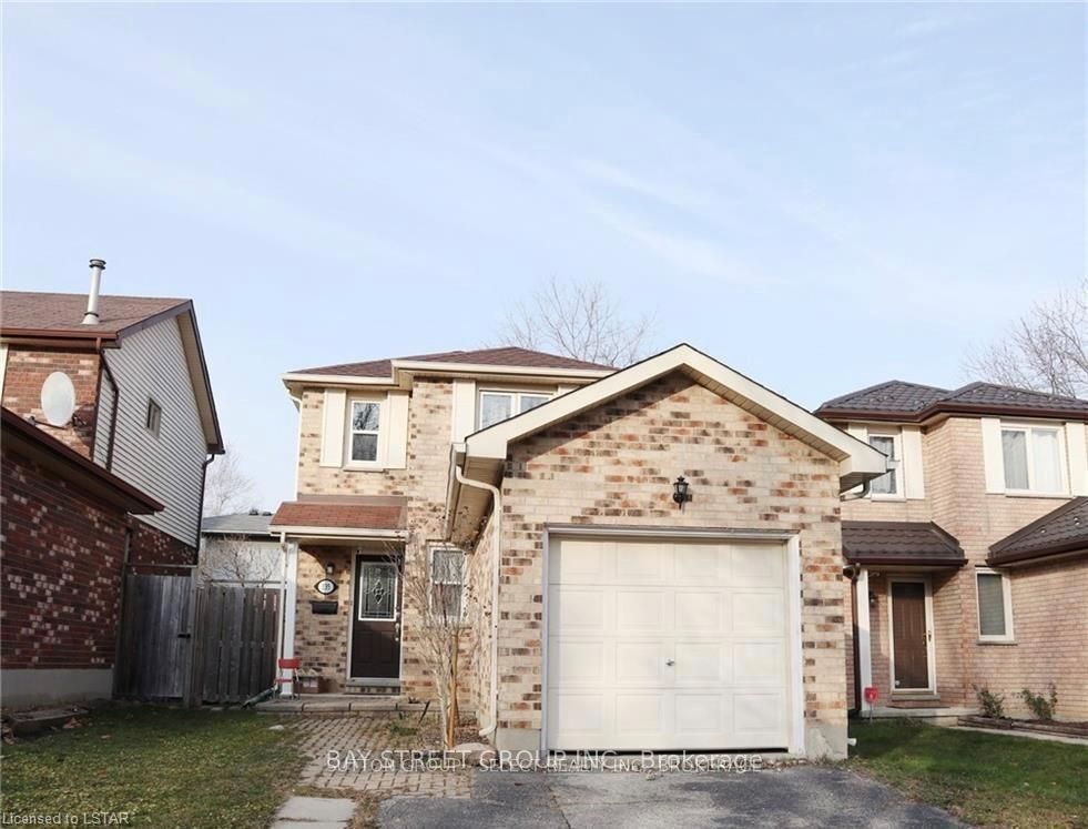 135 Walmer Gdns Property Photo 1