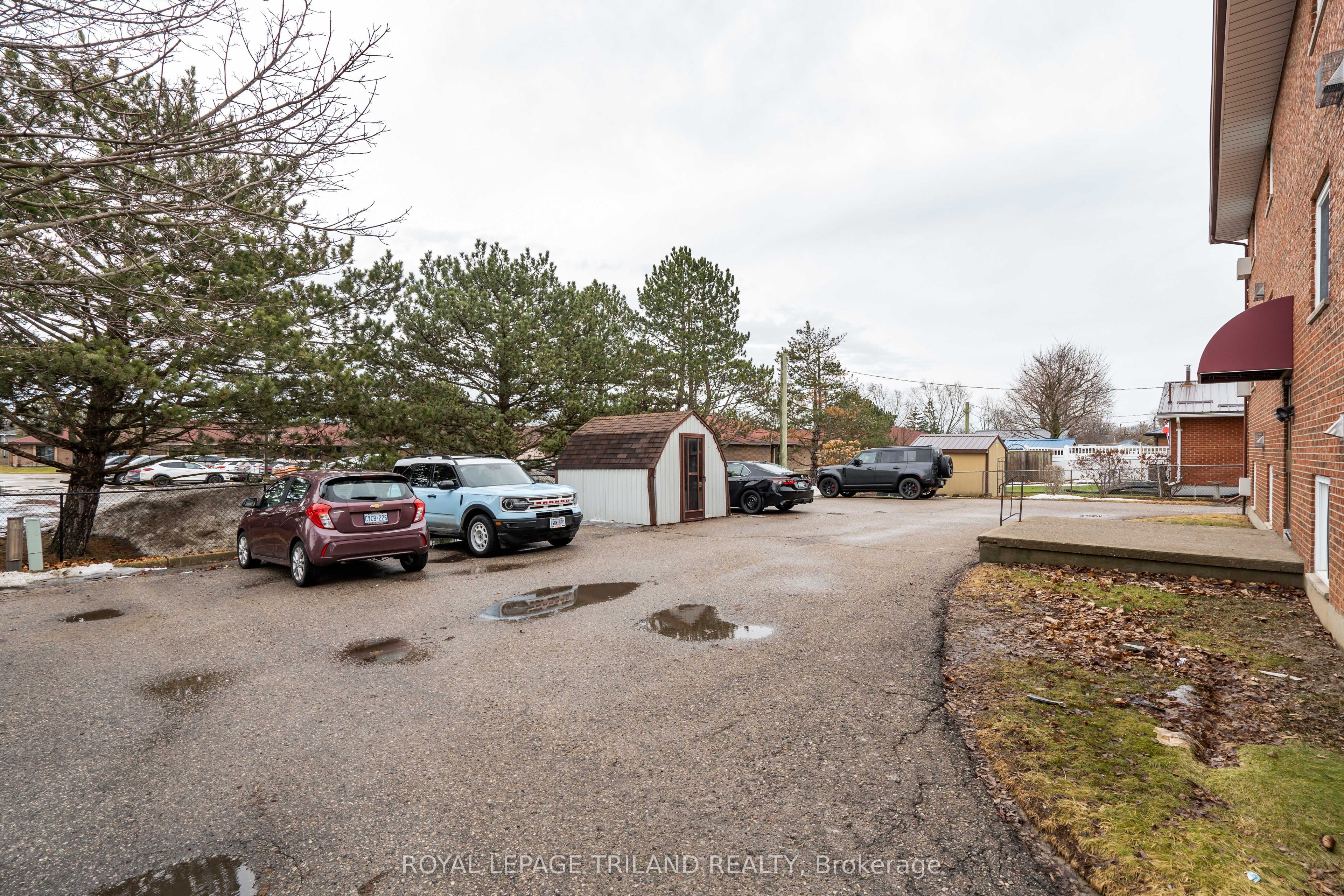 221 Highview Drive Property Photo 3