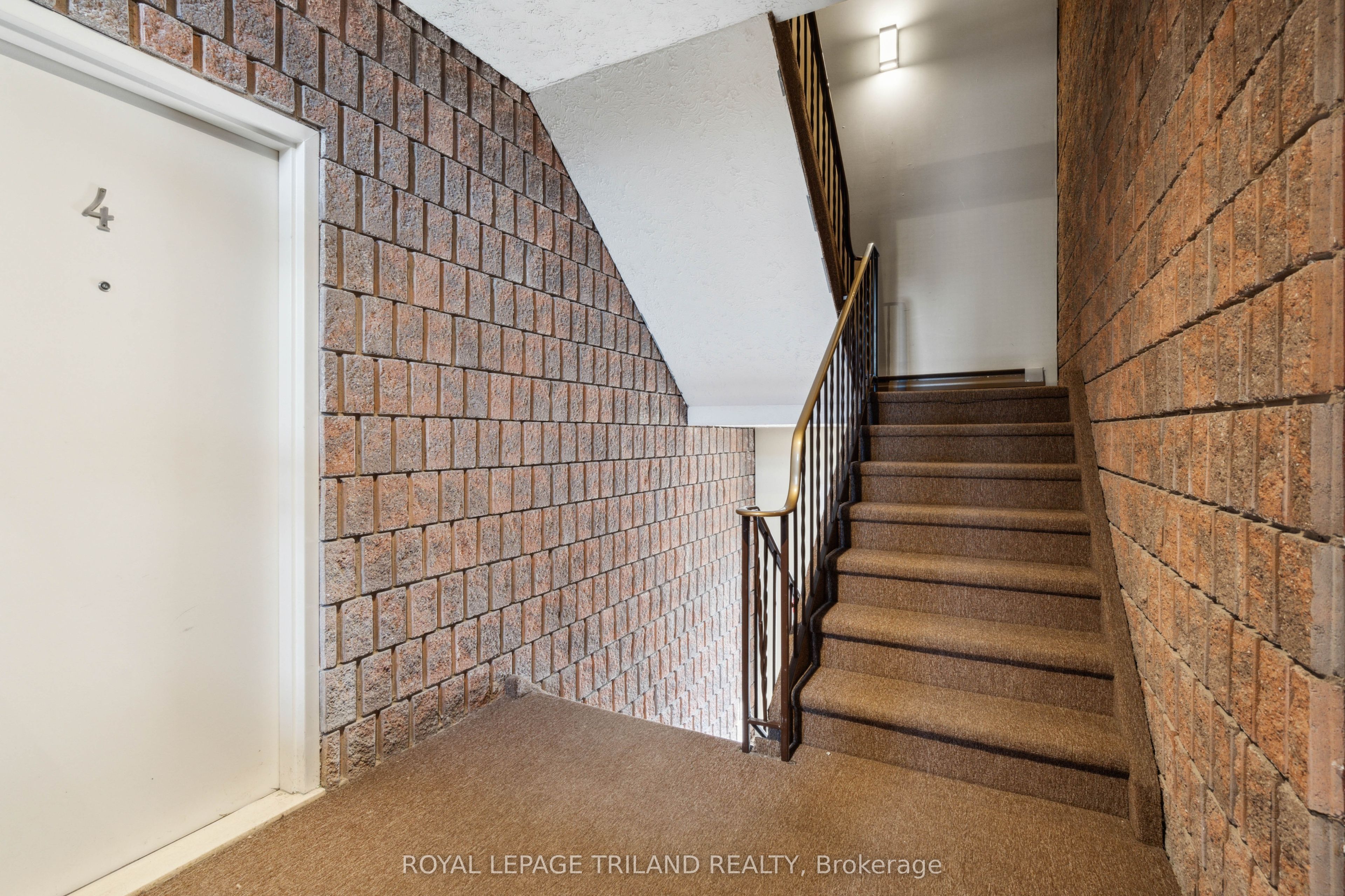 221 Highview Drive Property Photo 13