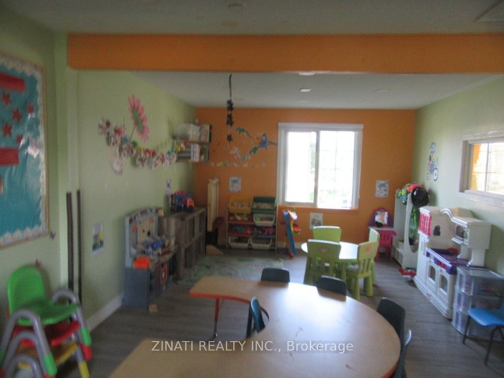 1154 Gabriel Street Property Photo 3